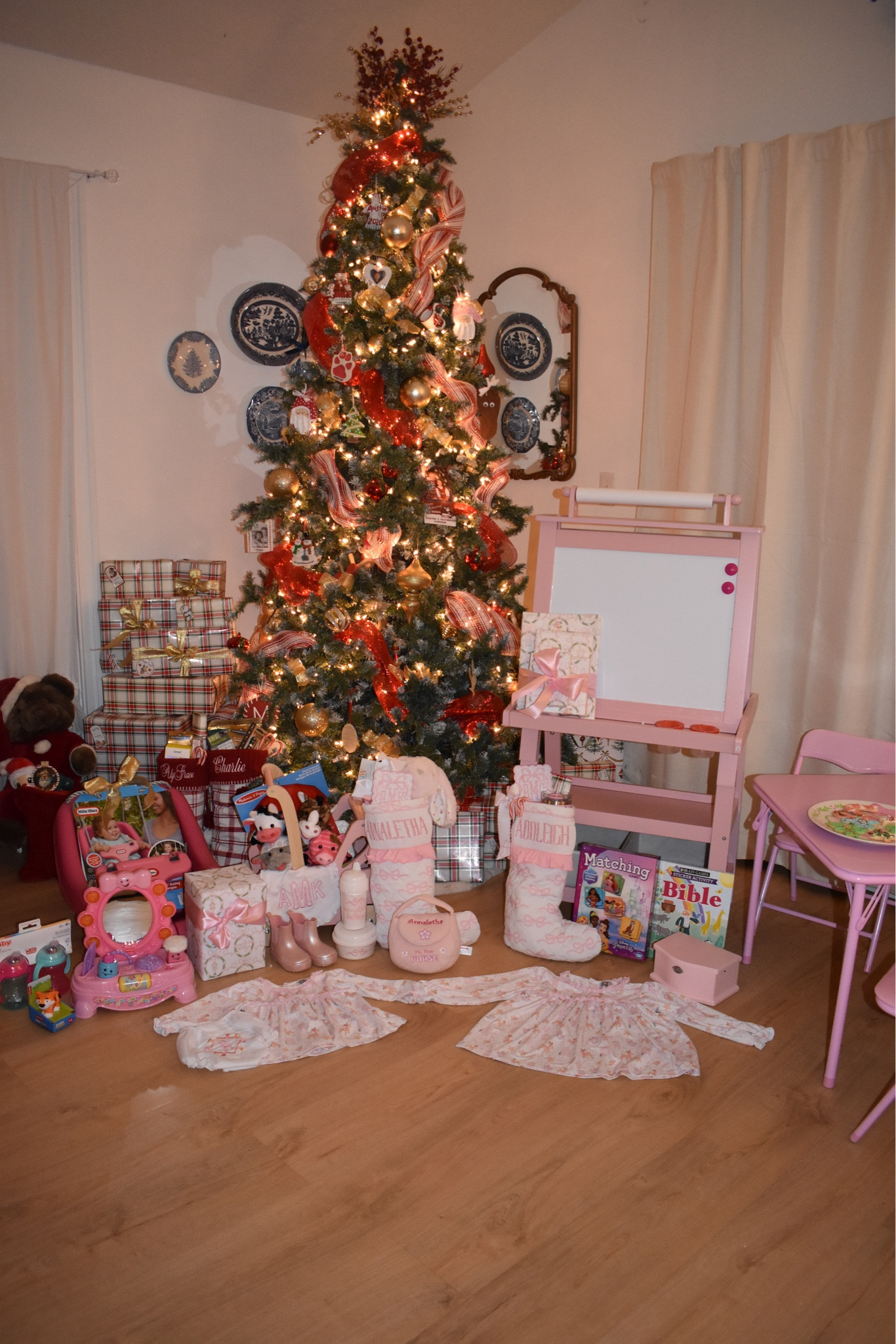 Little girl gift guide + baby’s first Christmas! #birthdaygift #christmasgift #littlegirl #musthaves #santagifts #activitesforkids

#LTKSeasonal #LTKbaby #LTKkids