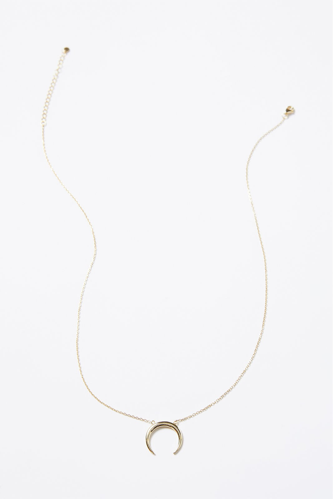 EVEREVE Crescent Pendant Necklace | EVEREVE | Evereve