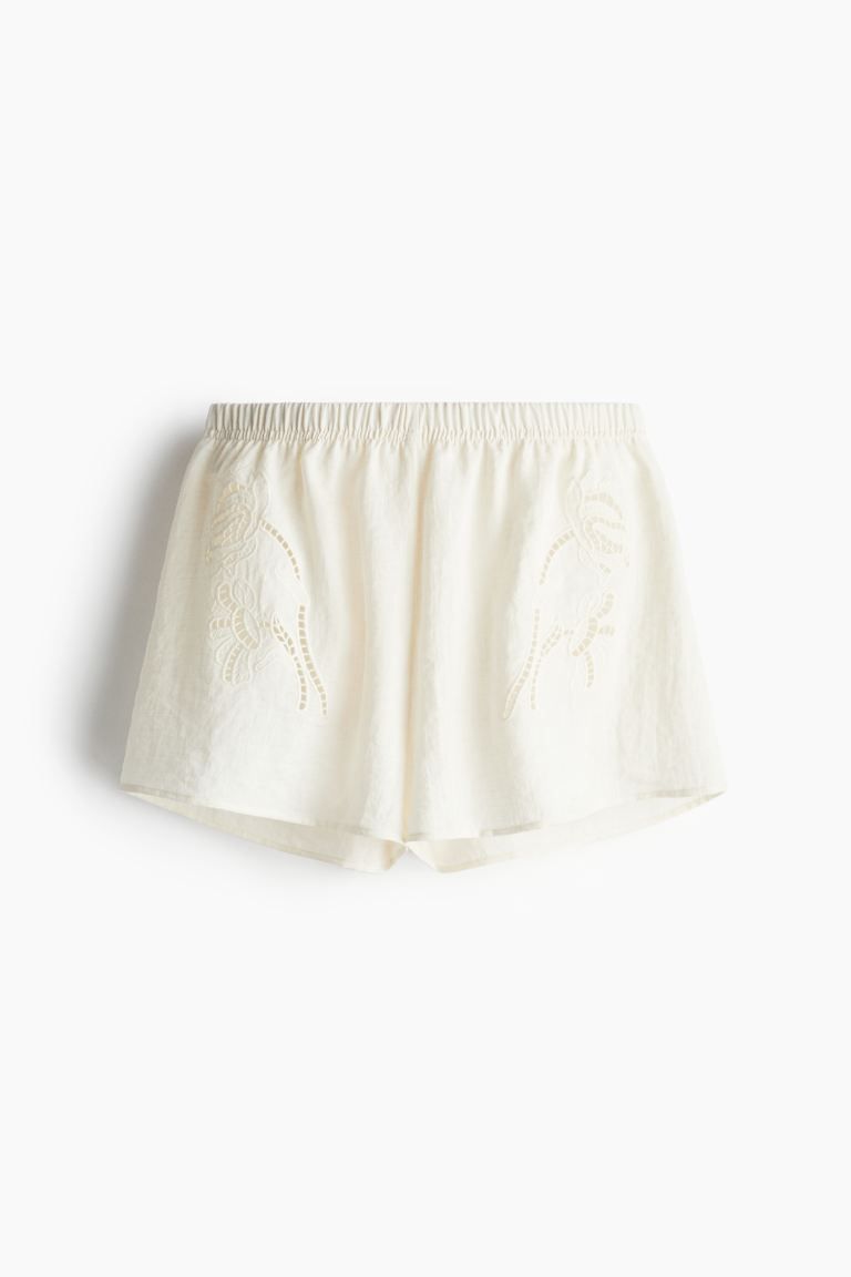 Beach Shorts with Eyelet Embroidery - Regular waist - Short - Cream - Ladies | H&M US | H&M (US + CA)