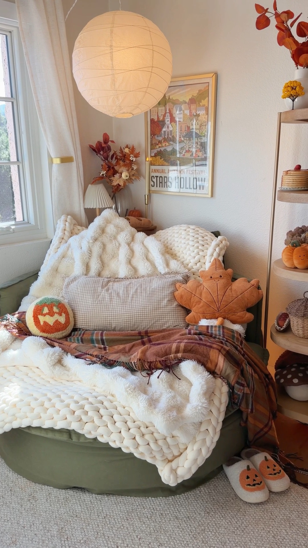 my cozy fall nook🥹🍂

#LTKHome #LTKSeasonal #LTKHalloween