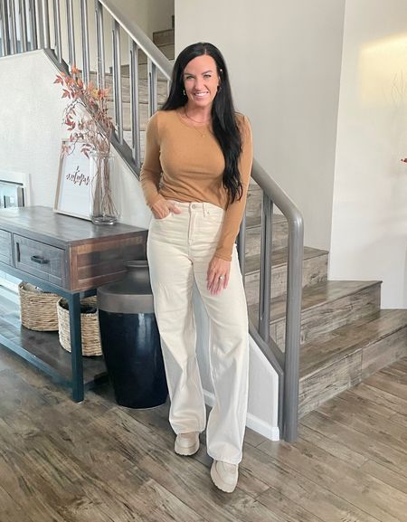 Fall outfit - teacher style! Loooove the wide leg trend so much esp in my this creamy winter white color! 😍

Top: in a size S / TTS
Jeans: I sized down twice; lots of stretch.
Shoes: come in whole sizes; if between sizes, I recommend sizing up.


#ltkbacktoschool Wide leg jeans, old navy, Bohme, long sleeves, fall staples, fall outfit, loafers, fall fashion, Walmart


#LTKworkwear #LTKfindsunder50 #LTKSeasonal