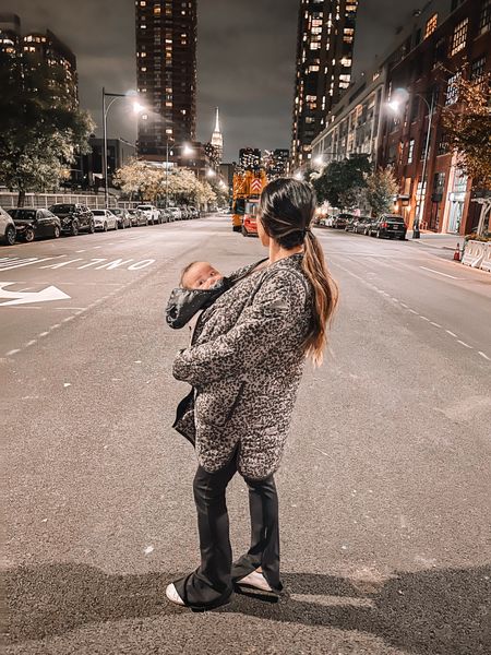 Chilly nights in NYC calls for my babywearing jacket from @seraphinematernity - sooo cozy & warm for baby 🥹 
