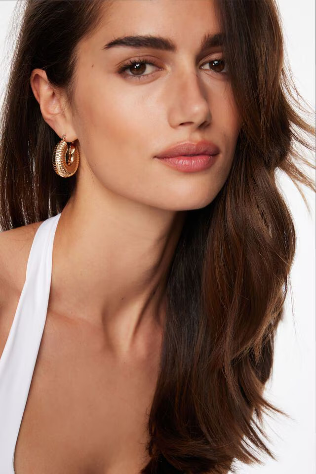 Chunky Ribbed Hoop Earrings | Dynamite Clothing