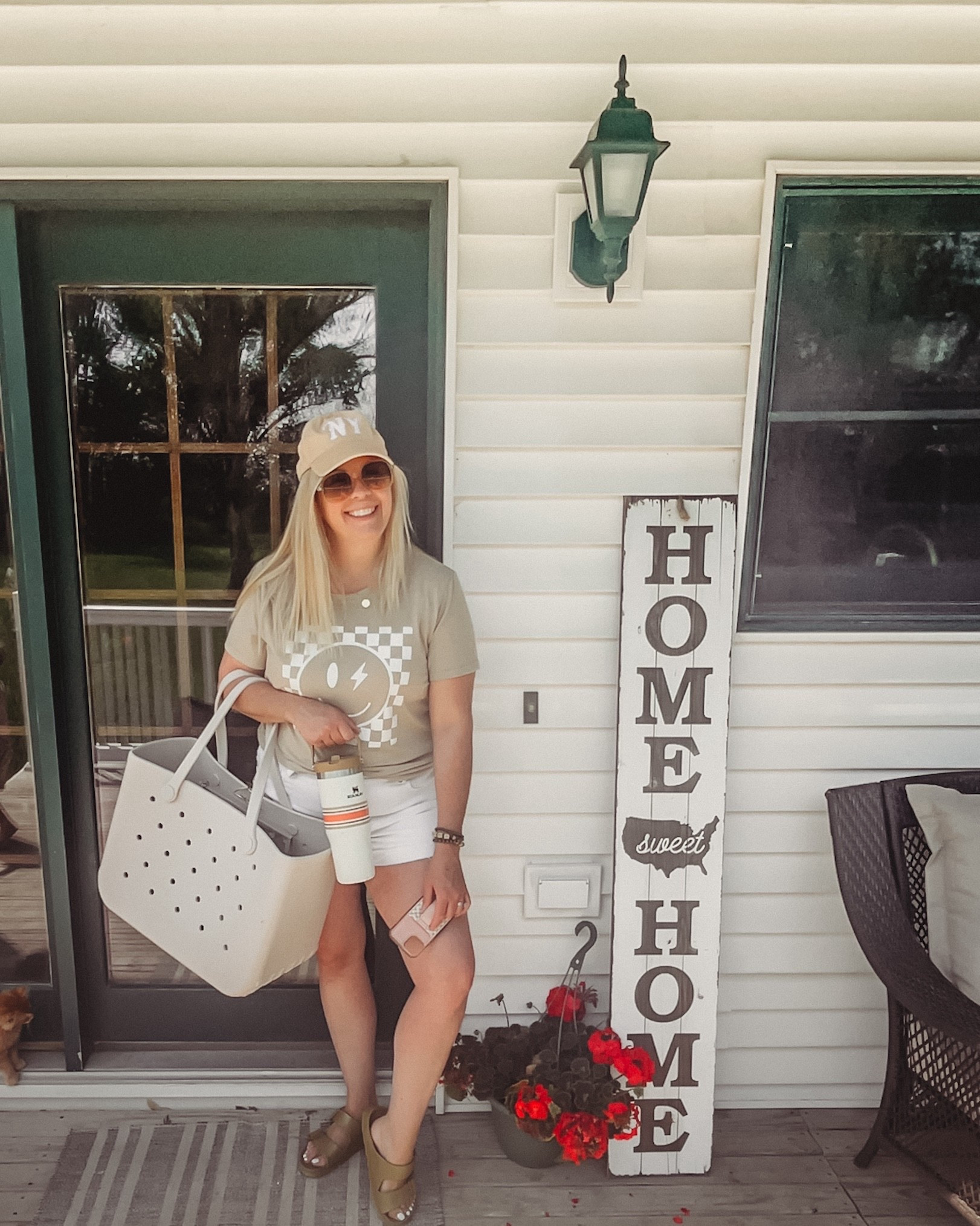 Summer relaxed midsize mom outfit 

#LTKSeasonal #LTKMidsize #LTKStyleTip