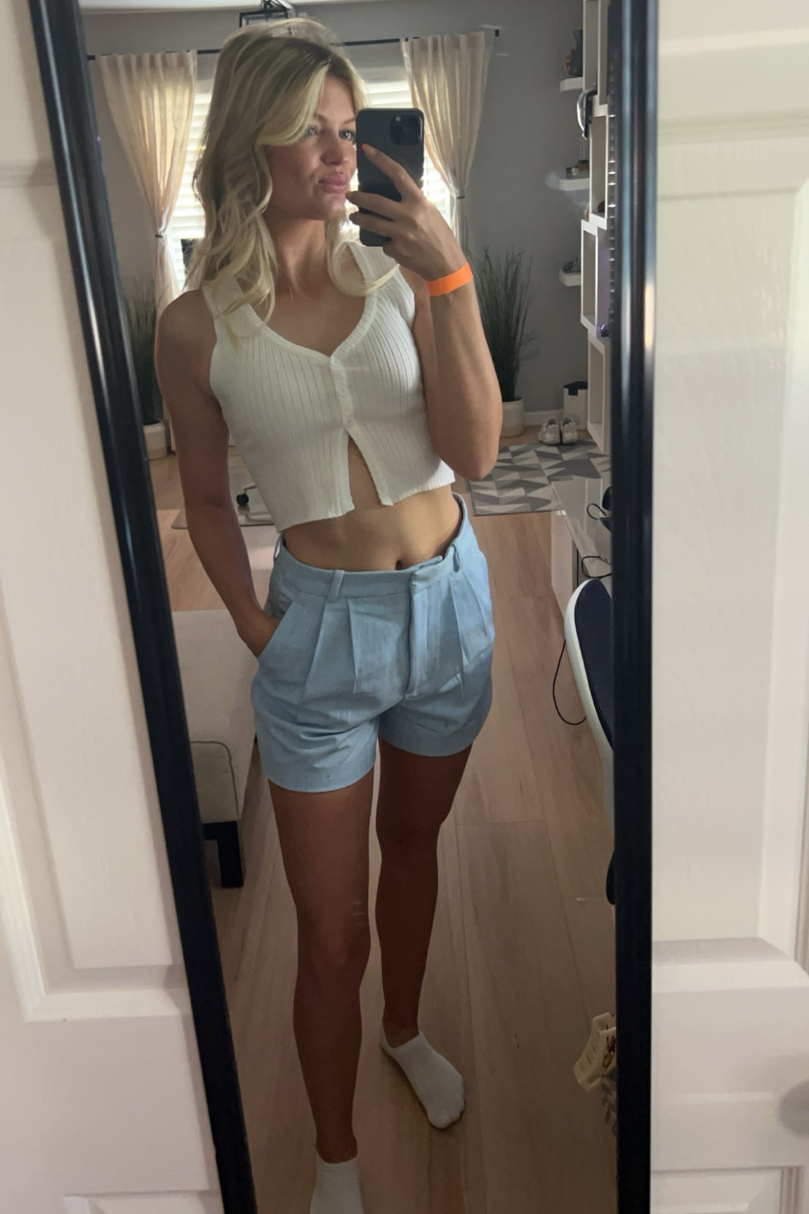 Top: small 
Shorts: 27/4 

#LTKFindsUnder50 #LTKWorkwear #LTKSummerSales