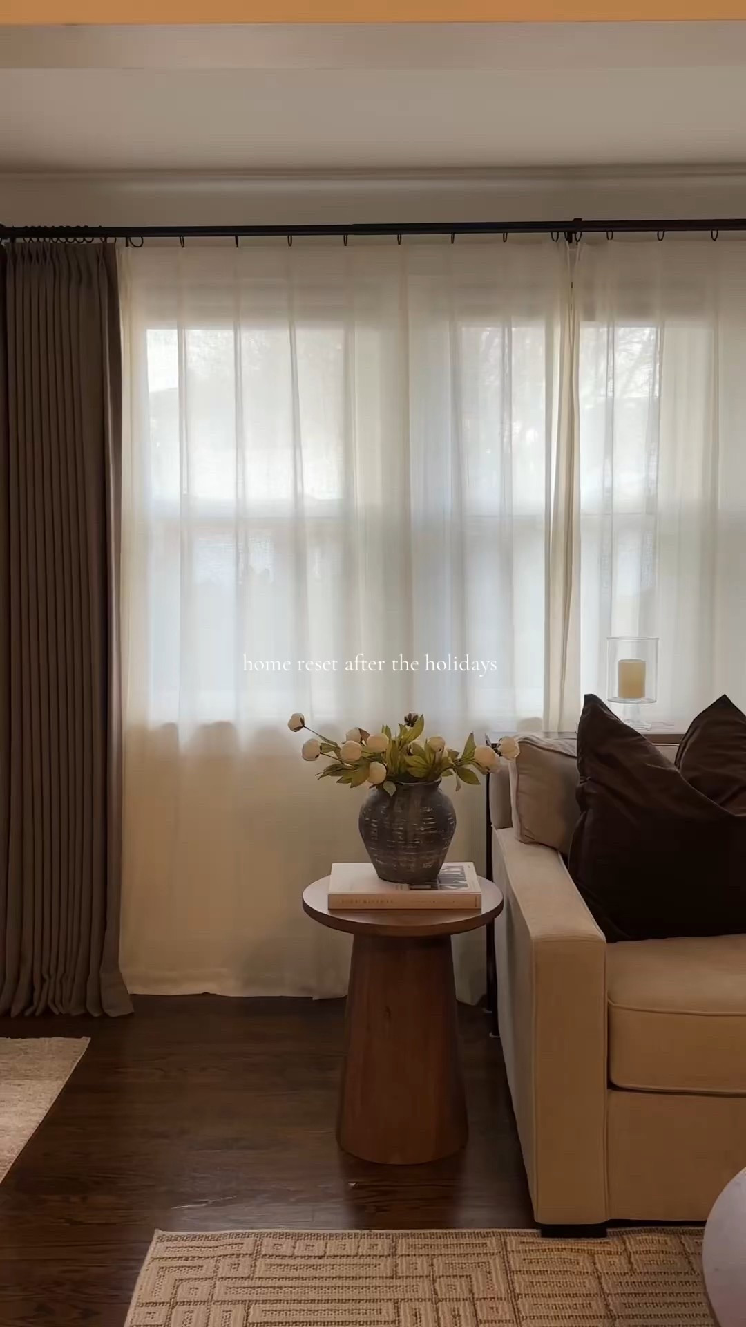 After all the holiday magic, I always crave a reset.
A clean, minimal living room gives me space to breathe, slow down, and feel grounded again 🤍


Small living room inspo, minimal decor, winter refresh, living room decor, neutral home, cozy aesthetic 

#LTKFindsUnder50 #LTKFindsUnder100 #LTKHome