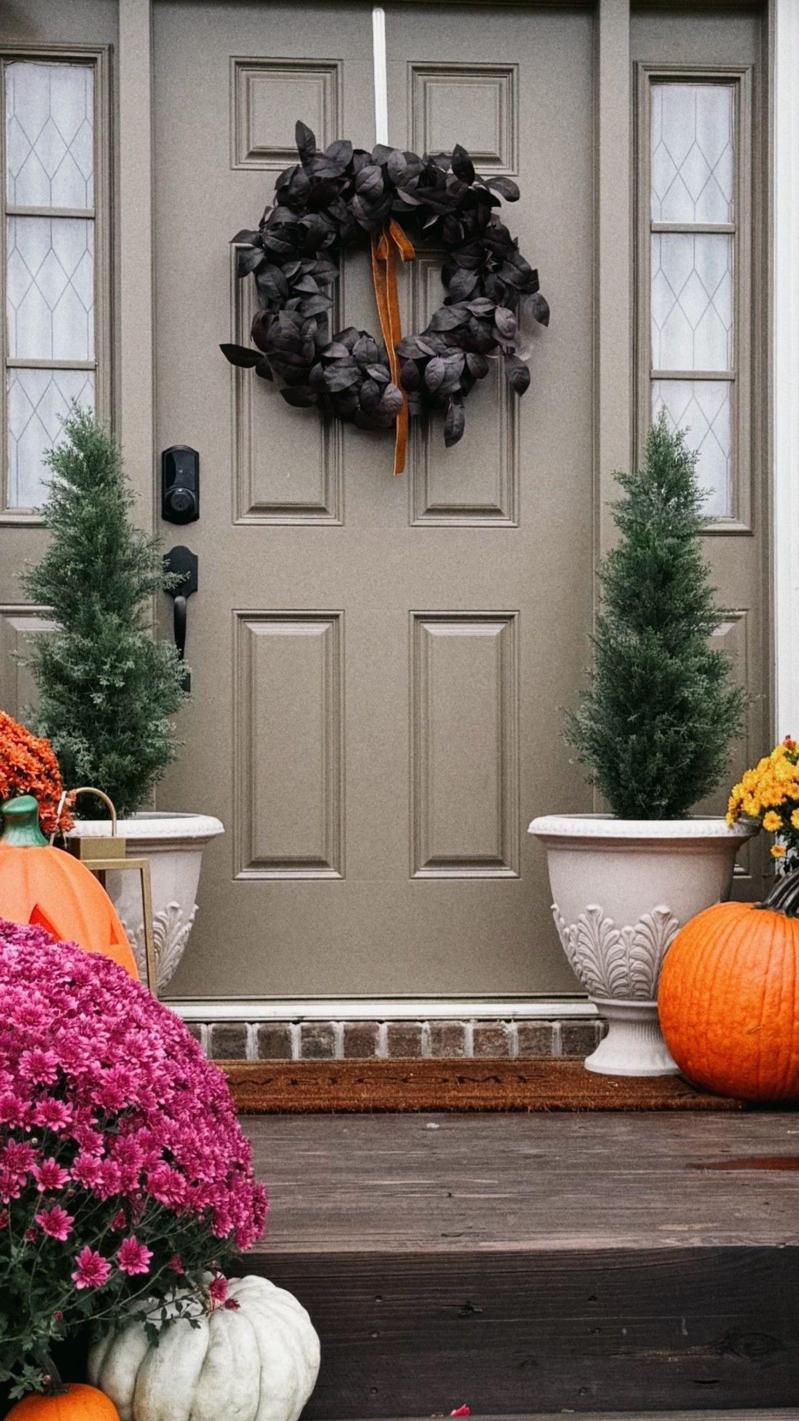 Fall front porch 🍂🤎

#LTKSaleAlert #LTKHome