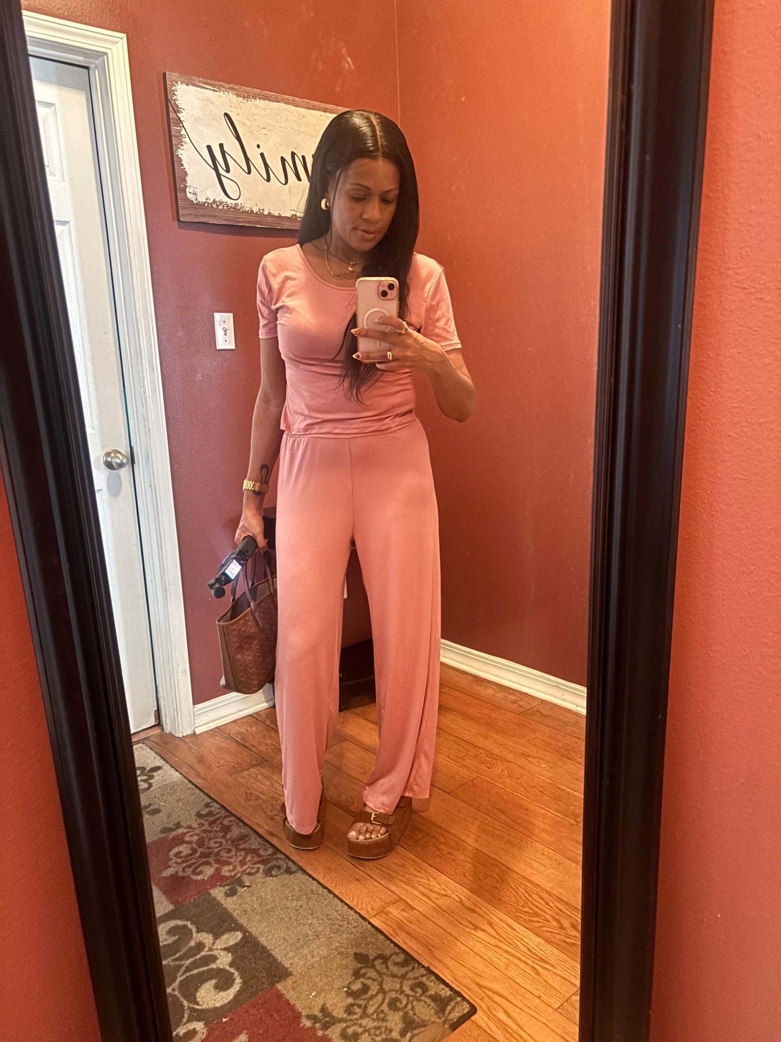 Comfy 2 piece set 🎀

#LTKmomlife #LTKgrwm #LTKootd