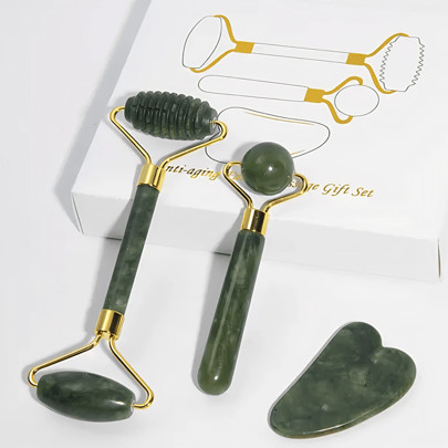 1pc Jade Roller And Gua Sha Massage Tool 3pcs Set With Green Jade Roller And Gua Sha Board. Includes 1pc Dual-Head Jade Roller, 1pc Jade Face Roller, | SHEIN