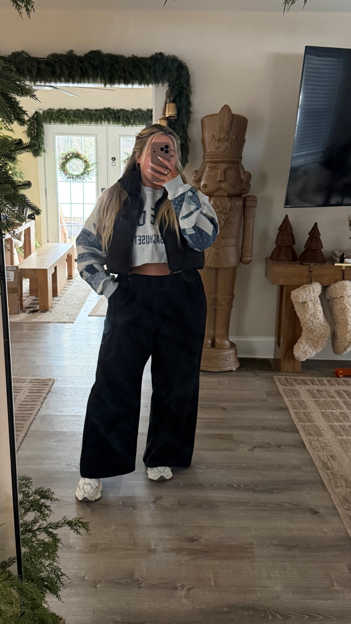 OOTD

cold winter day fits!!!

Winter fashion, athletic wear, sweatpants, cropped sweatshirts, easy outfits, midsize fashion, Abercrombie, aerie, new balance, Amazon finds.

#LTKActive #LTKootd #LTKMidsize