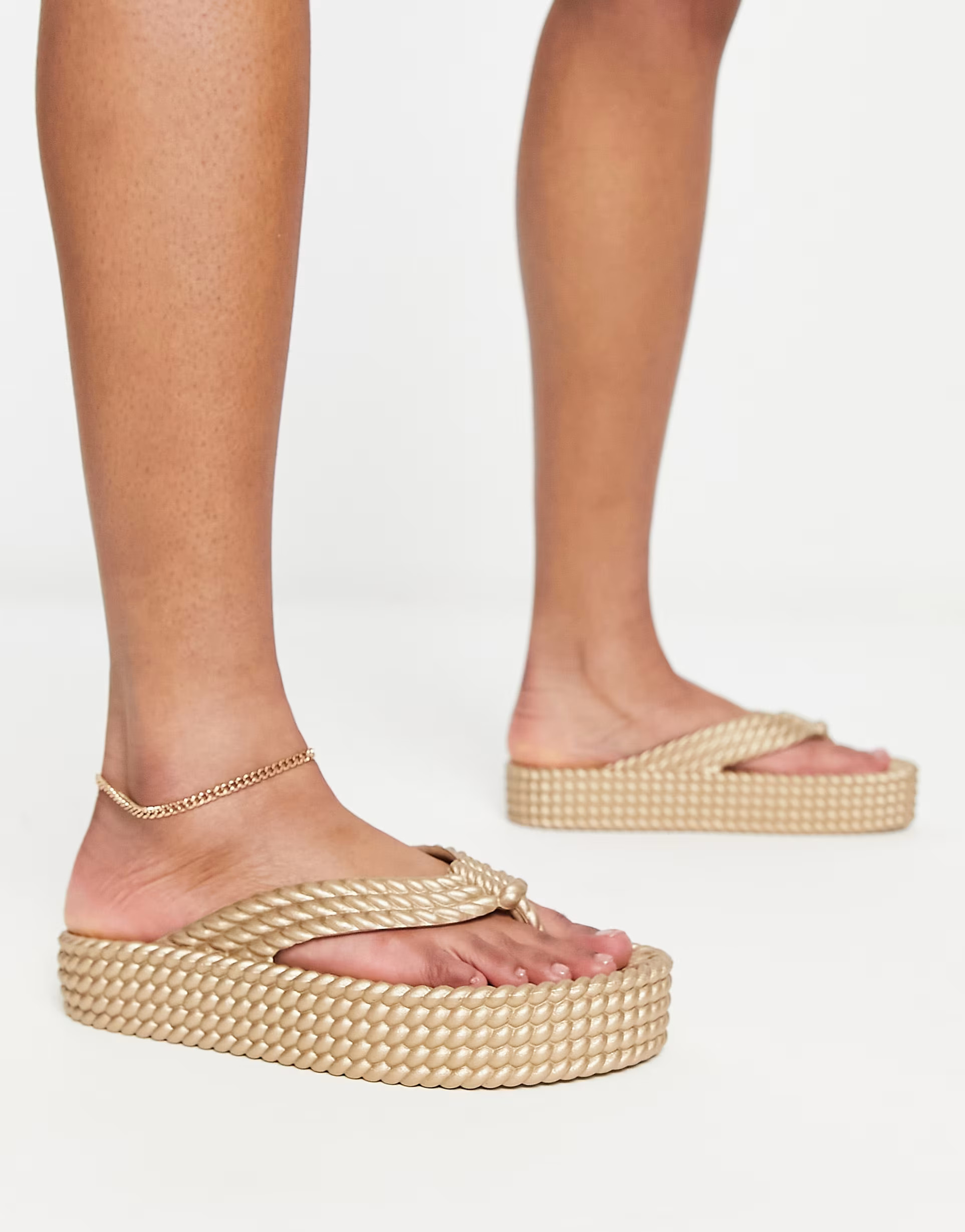 ASOS DESIGN Juniper toe thong jelly sandal in gold | ASOS (Global)