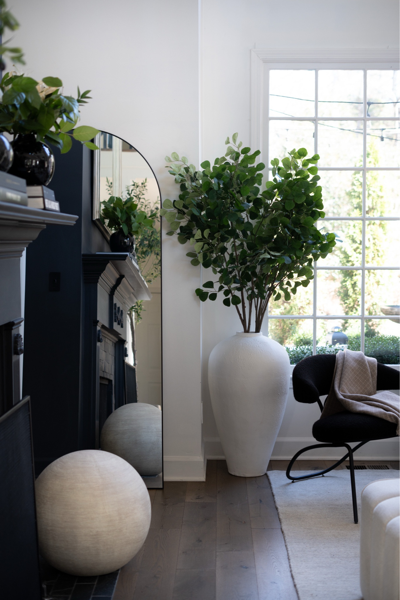 Oh my God it’s back in stock! This vase is absolutely gorgeous!

#LTKStyleTip #LTKHome #LTKSeasonal