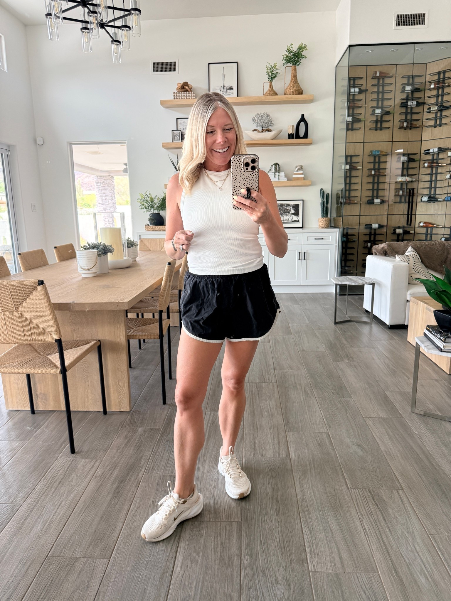 XS free people movement shorts Medium white tank  

Workout shorts running shorts 


