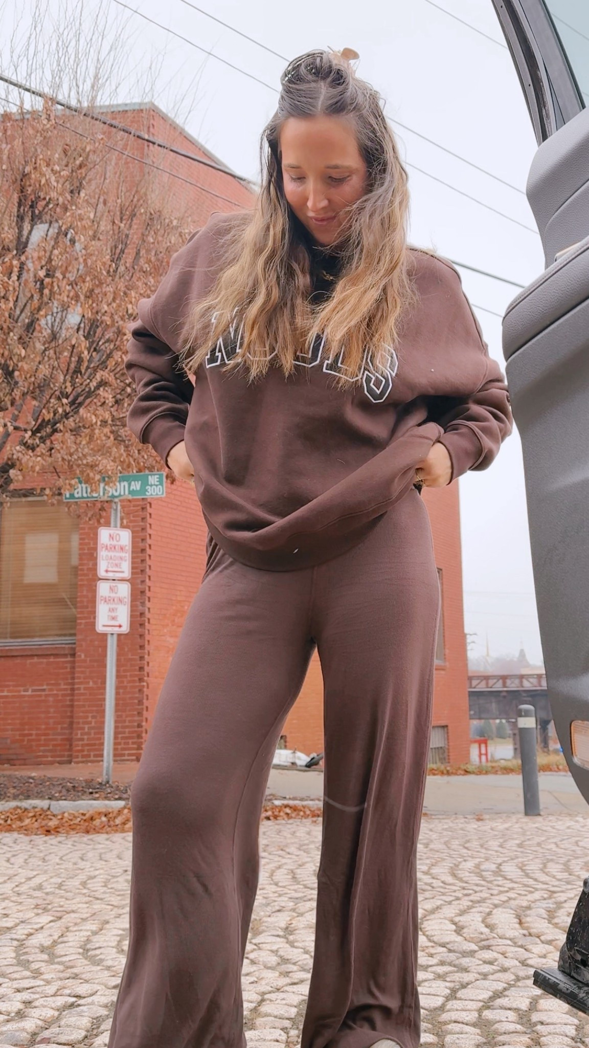 Nuuds outfit 

Medium
In both 

#LTKGiftGuide #LTKmorningroutine #LTKdayinmylife