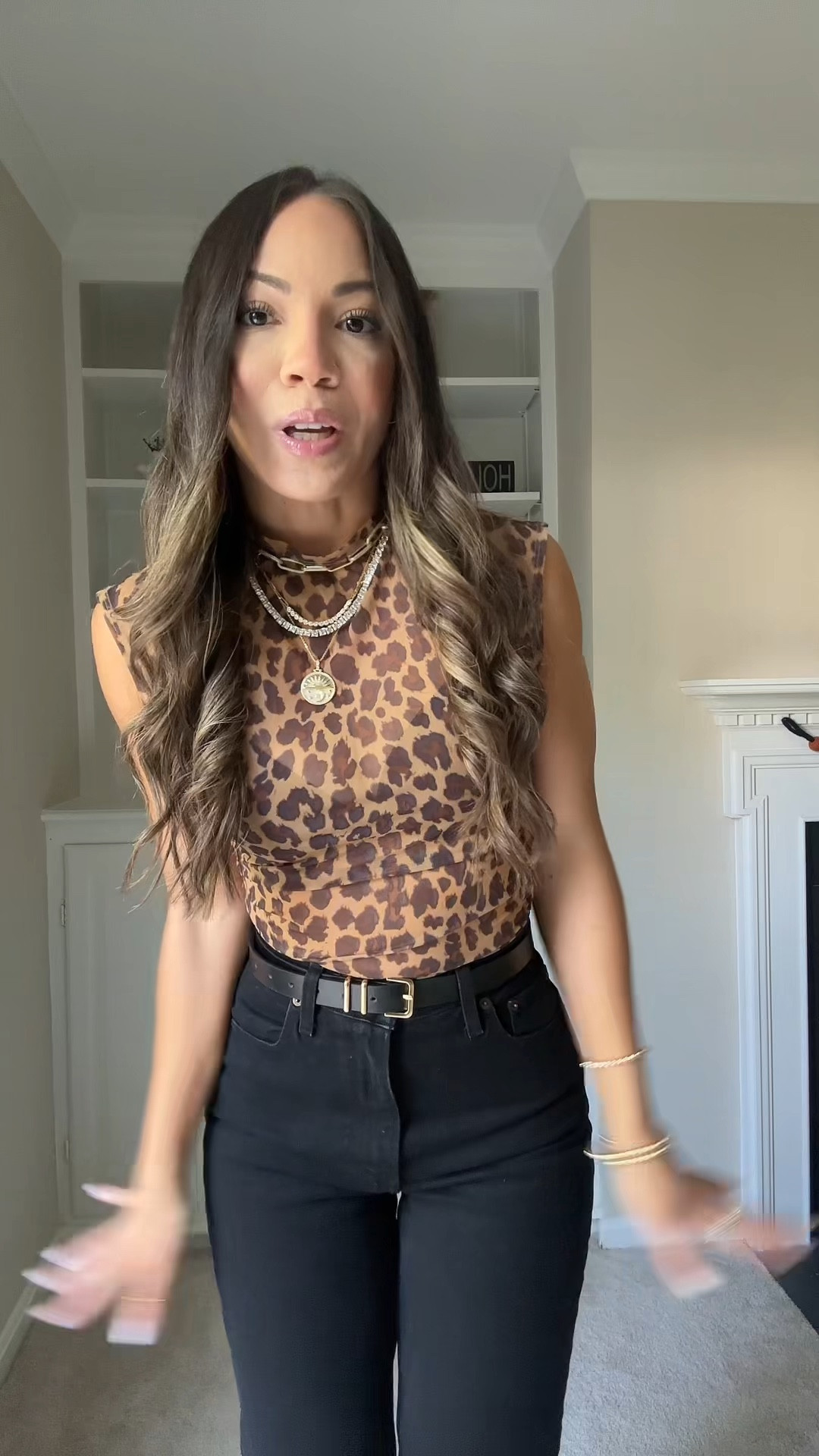 Outfit check and of course I’m wearing leopard print. Love that the animal print is back for this fall. Comment “shop” for the links. 

#falltrends #fallstyle #falloutfits #falloutfitideas #fallfashion #fallfashion2024 #blackdenim #animalprint #trendylooks 

#LTKVideo #LTKFallSale #LTKSeasonal