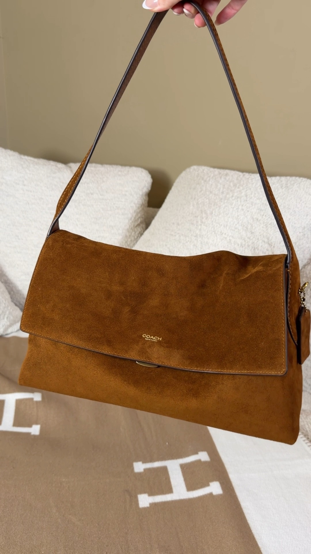 Unboxing my birthday bag from Coach 😍

My husband took me to the Coach store and told me to pick out whatever bag I wanted for my birthday. I was torn between the Chelsea in maple or suede. I also couldn’t decide on the 30 or 36.

The Chelsea 36 is definitely a much cooler size but the 30 makes the most sense for me. However, the Chelsea 36 in suede won out!

Coach Chelsea

#LTKootd