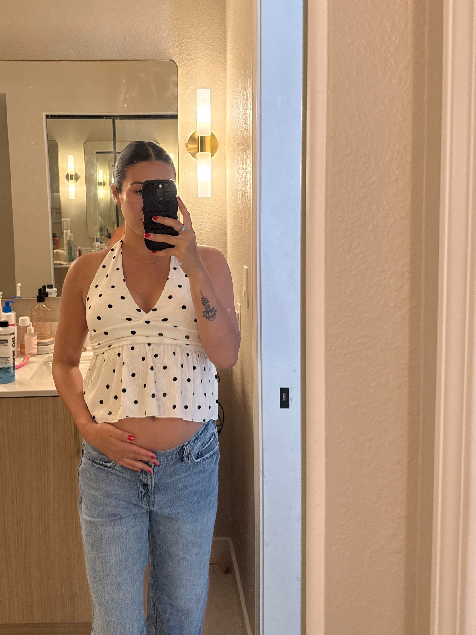my favorite low rise Abercrombie jeans & a new spring top from H&M! 

#LTKootd #LTKSeasonal #LTKBump