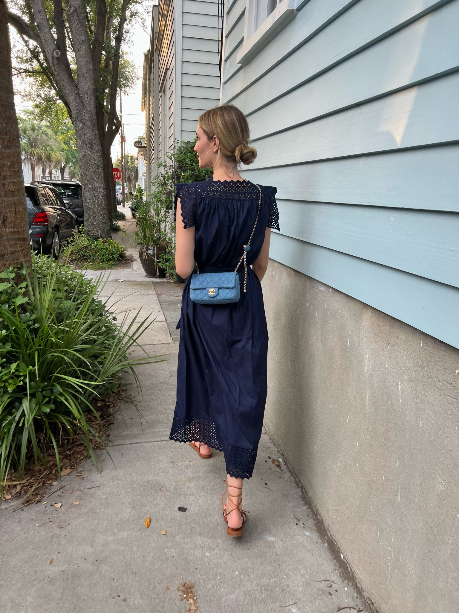 Summer in Charleston ✨ Love this lightweight midi navy dress. 


Summer dress, Charleston outfit, navy dress, vacation outfit, doen dress 

#LTKSeasonal #LTKtravel #LTKstyletip