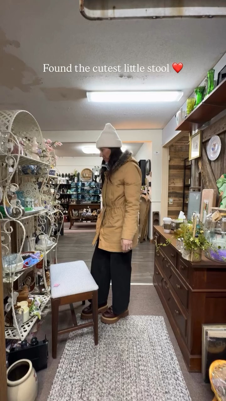 Found the cutest little stool ❤️