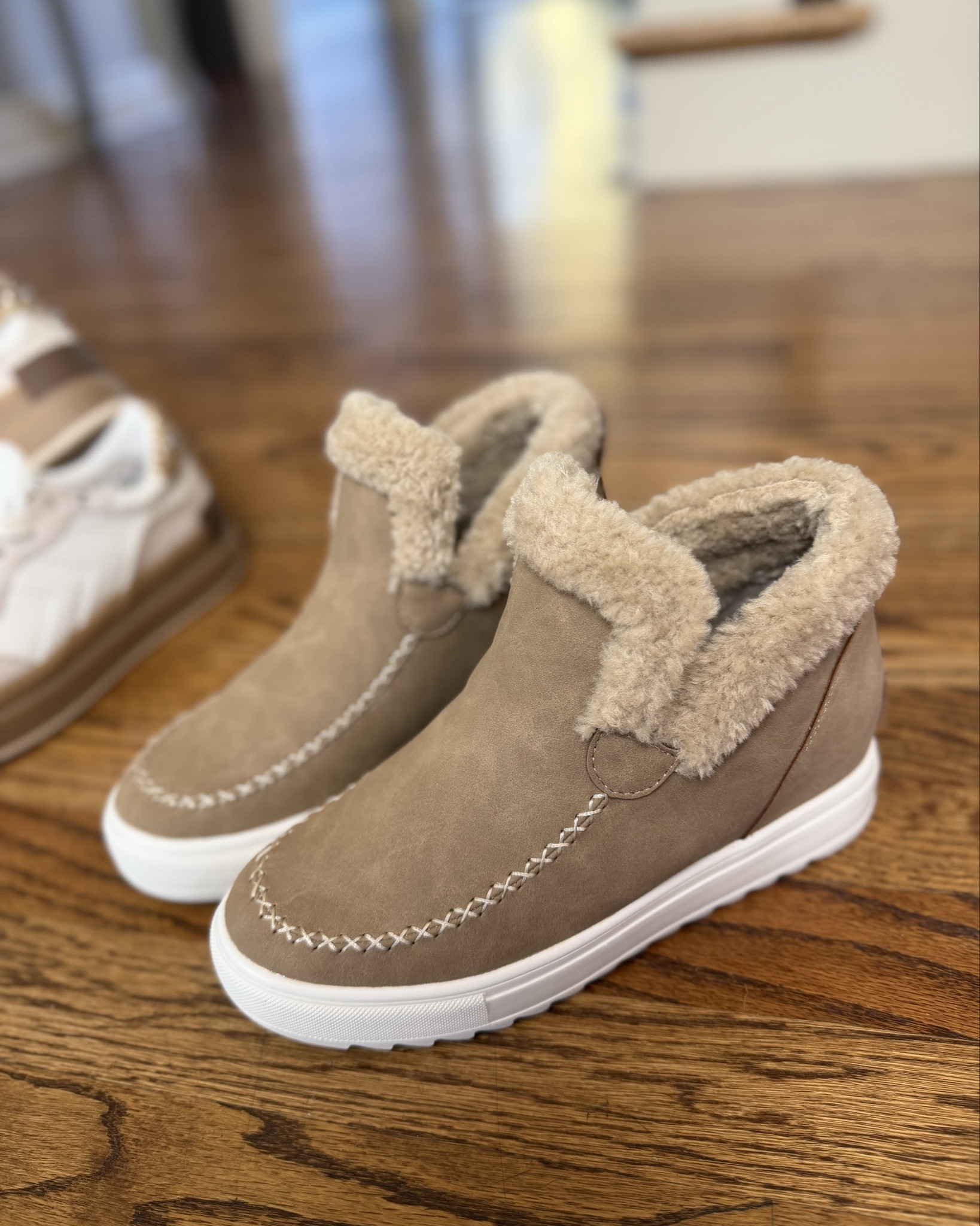 Obsessed with these super cute wedges with Sherpa perfect for winter ❄️ months 

Makes perfect gift too!! Adorable haul from @yellowbox love these shoes! 

20% off for limited time with code:25DEC20 *FREE gift with purchase of sneakers 

#LTKActive #LTKOver40 #LTKGiftGuide