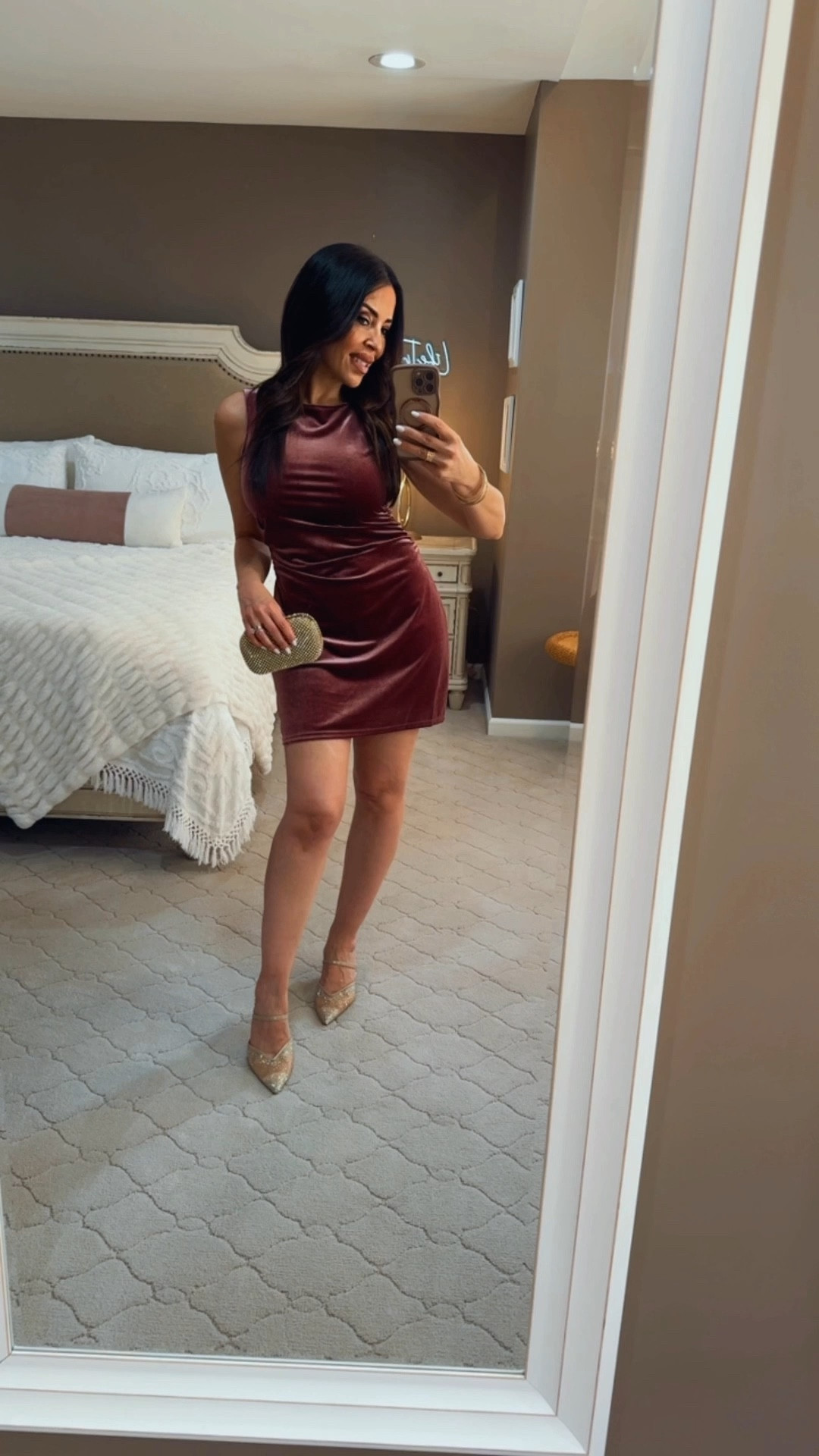 The search for the best affordable holiday dress ends here, and you can get it in time!🎁
This Target velvet dress is the perfect addition to your winter wardrobe. It’s versatile enough for a family Christmas dinner or a New Year’s Eve party. Pair it with gold accessories for the ultimate festive look.
Ready to glow? Shop this affordable party dress now! You can get to same day with pick up or delivery!✨
#holidaydress #targetfashion #budgetfashion #targetstyle #velvetmini #NYEstyle #christmasdress #festivefashion