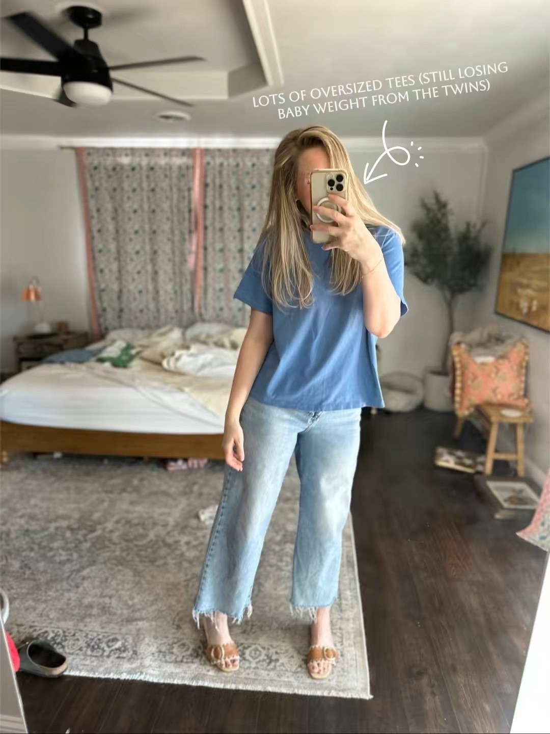 Mom outfit, relaxed tee, stretchy jeans, casual, cute, basics