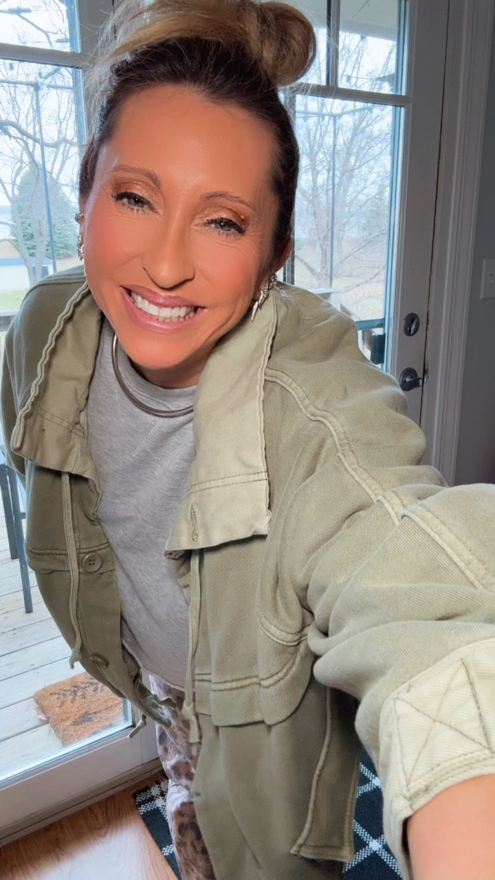 Barrel jeans are definitely my love language… adding easy layers that’ll last multiple seasons… 

Use code LINDSAYJ10 for Made By Mary
Use code ANOTHER_DAY_ANOTHER_OUTFIT for James Michelle jewelry 

#LTKootd #LTKgrwm