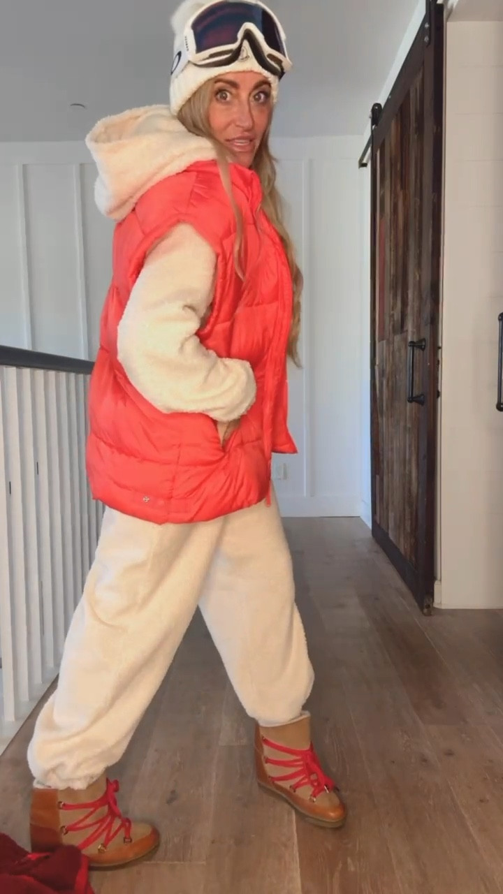 Apres Ski! Winter outfit // puffer vest // snow outfit 

#LTKShoeCrush #LTKSeasonal #LTKTravel