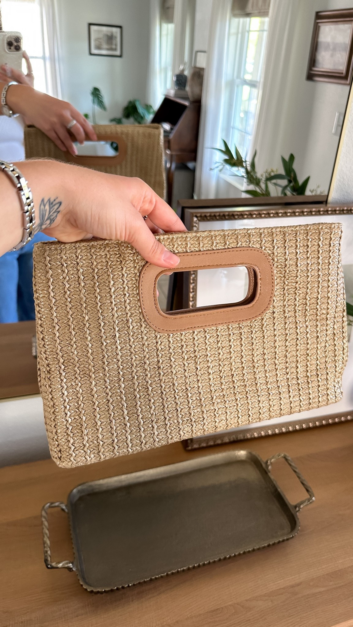 Straw clutch for spring! Perfect for vacation looks! Comes with a gold chain too 

Amazon fashion, straw bag, purse

#LTKSeasonal #LTKFindsUnder50 #LTKFestival