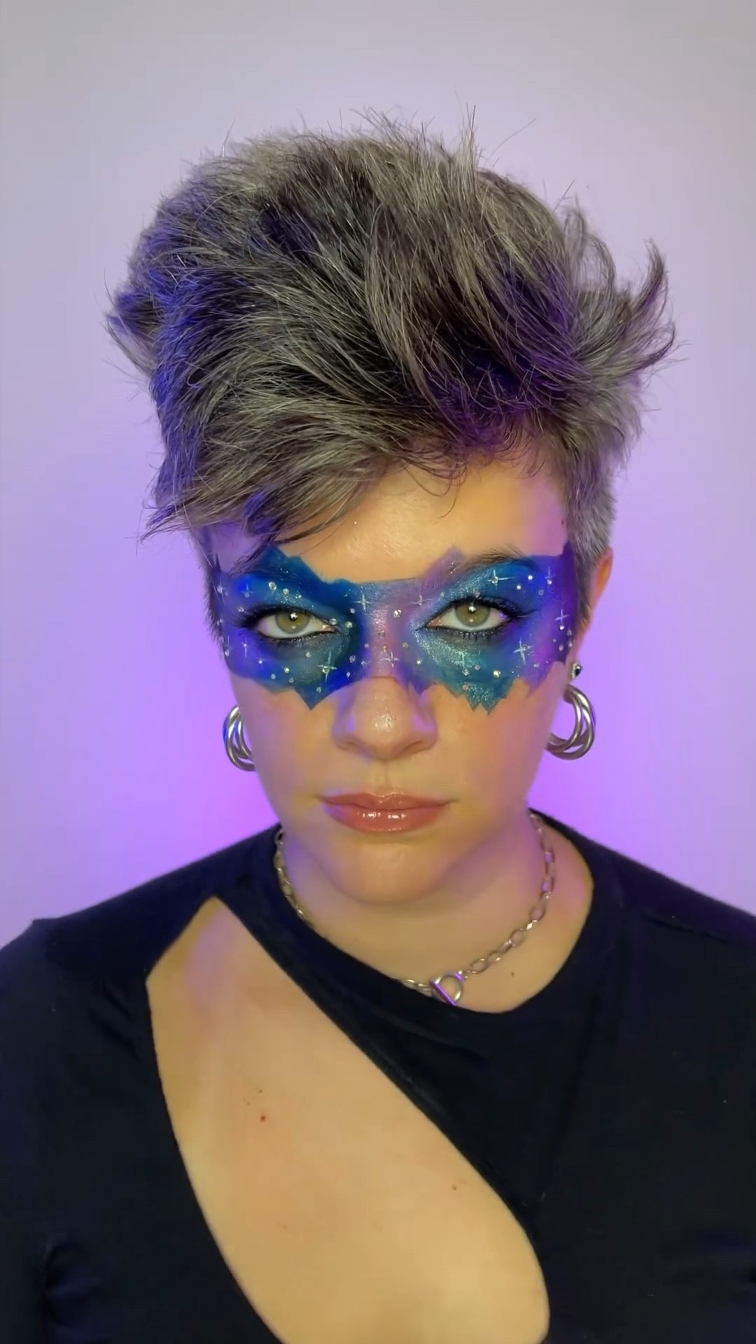 Aceitas uma make de galáxia para o carnaval? 💙💜🖤

#LTKbeauty