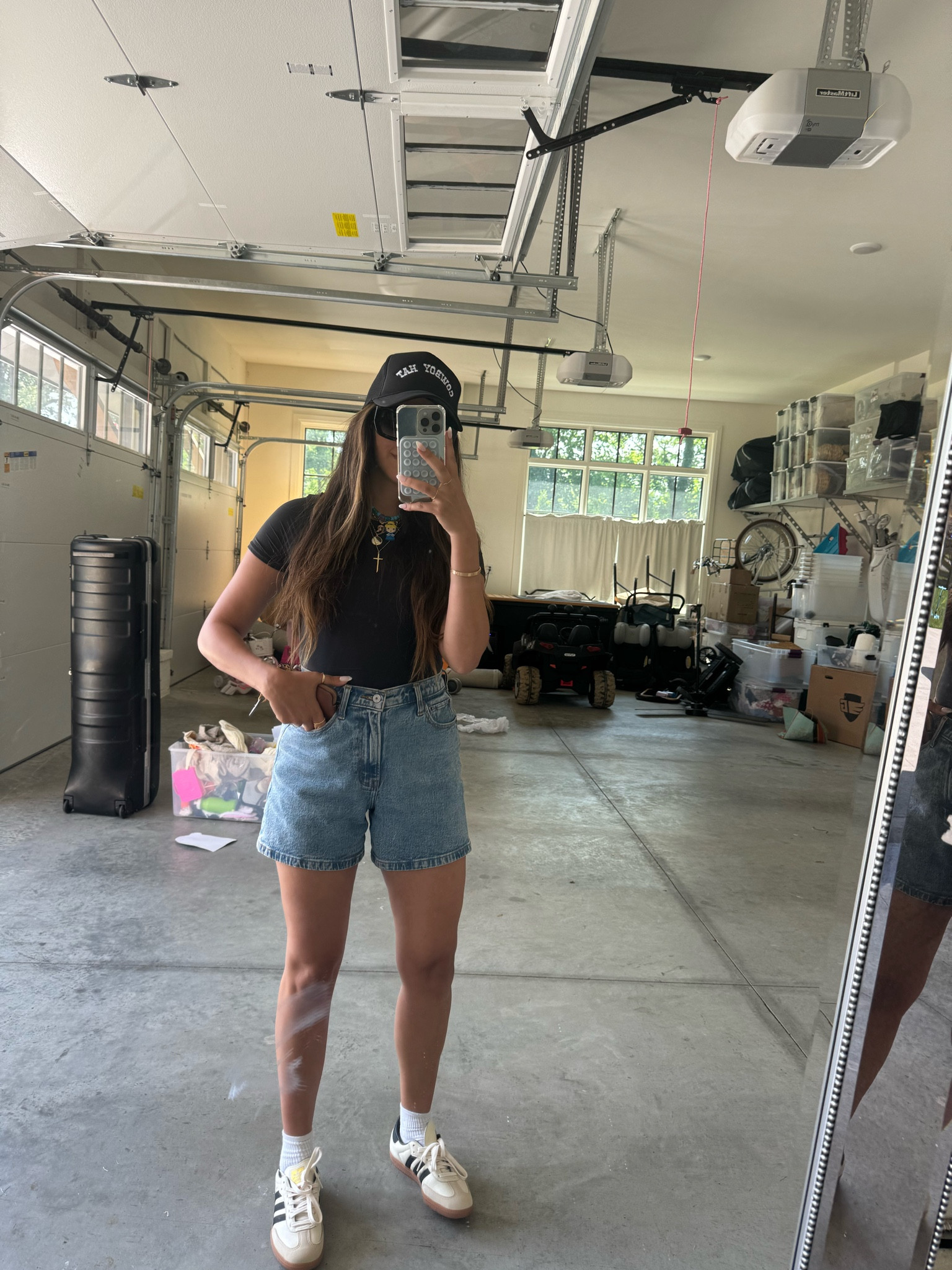 Top: medium 
Shorts: 28

Such and easy everyday outfit! A couple staples thrown together.

#LTKstyletip