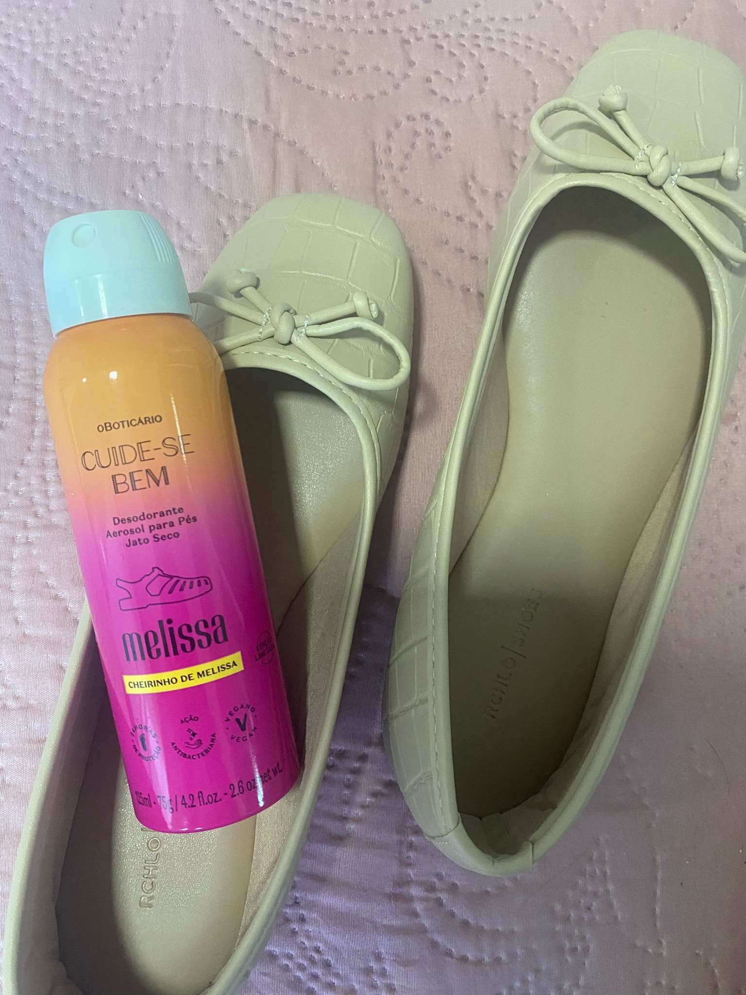 Desodorante aerosol antibacteriano para ficar com pés cheirosos da linha Cuide-se bem com a colab com a Melissa!! Quero estocar em casa!! #LTKBrazil #TeoriaNaPratica

#LTKbeauty #LTKbrasil