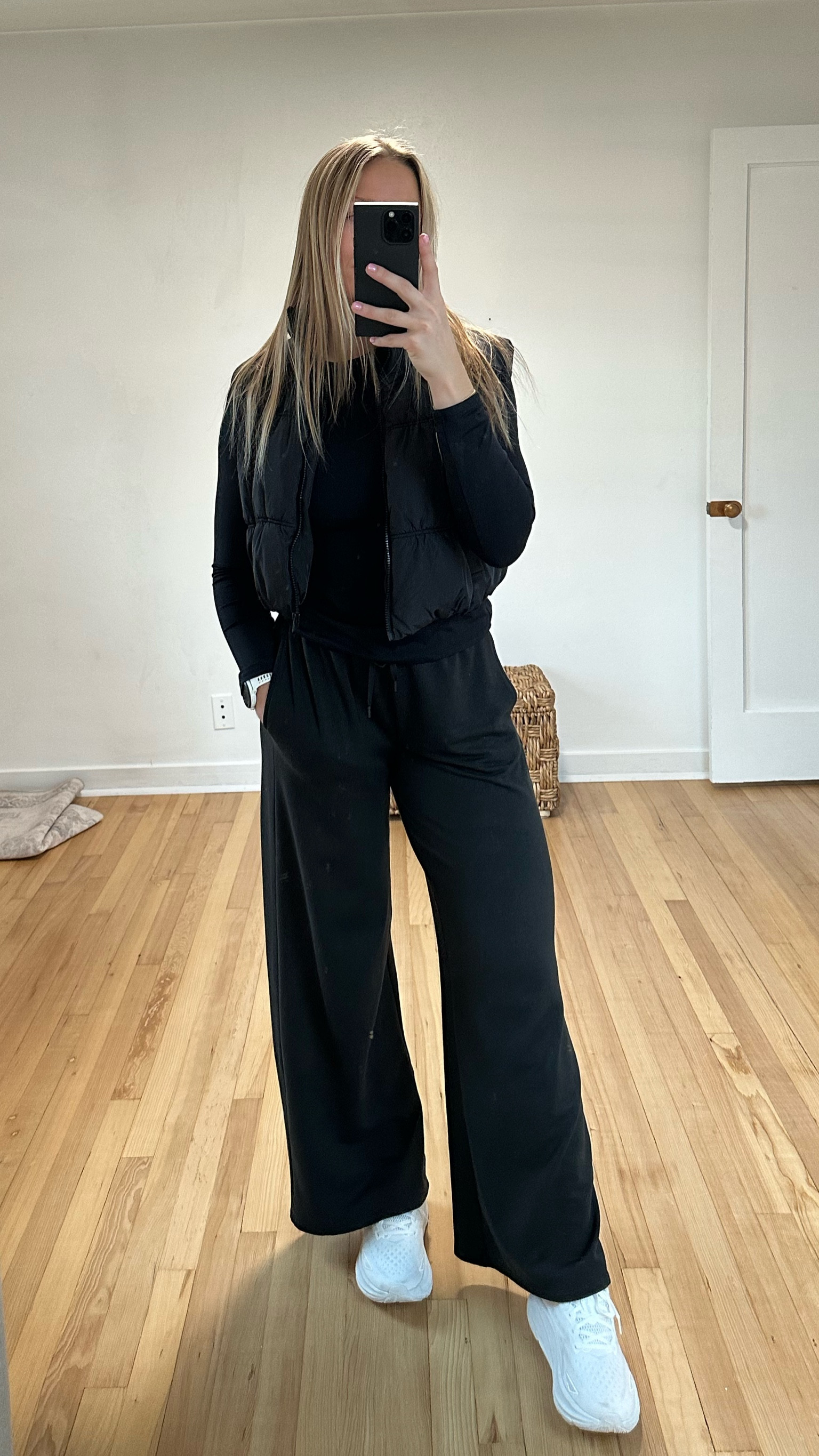 comfy Saturday fit 🖤

#LTKStyleTip #LTKActive #LTKHoliday