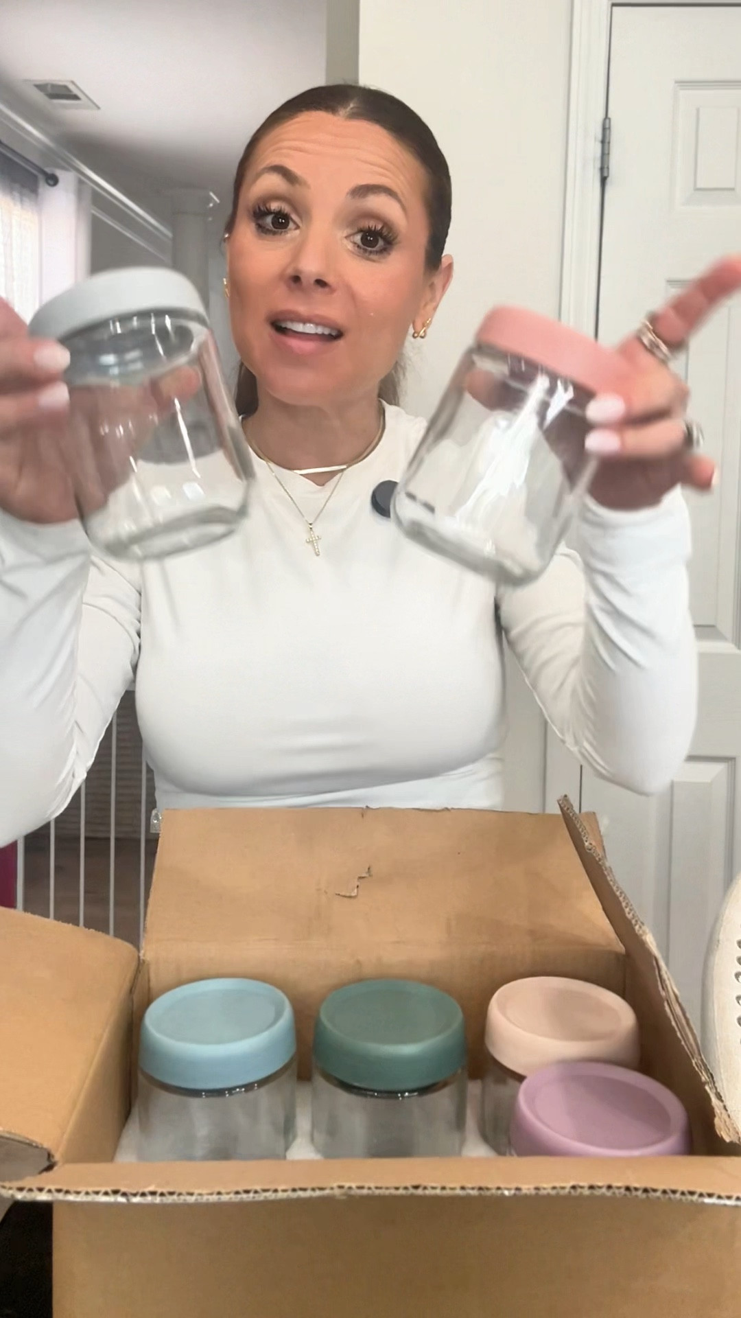 These airtight glass jars are perfect for meal prep, overnight oats, yogurt parfaits, pickles, soups, sauces, and more.

No more dealing with stained plastic, weird smells, or containers that don’t last. These BPA-free glass jars are leakproof, stackable, dishwasher safe, and easy to fill thanks to the wide opening. Perfect for anyone looking to create a healthier kitchen, reduce plastic use, and stay organized.

• #mealprepideas
• #kitchenorganization
• #healthykitchen
• #foodstorage
• #overnightoats