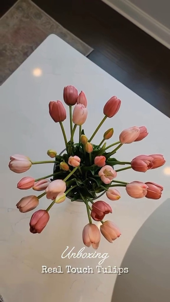 Real-touch tulips 🌷 Look real. Feel real. Never die. Click the bag to shop.

#amazonfinds #homedecorfinds #homedecormusthaves
#foryou #LuxuryFauxFlowers
