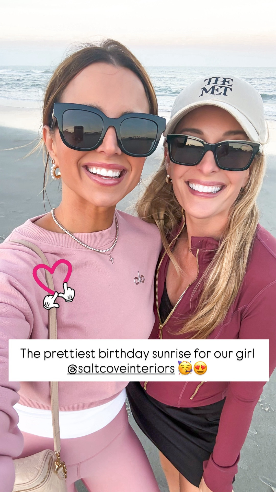 Vintage pink airlift 7/8 leggings in XXS. Vintage pink cropped sweatshirt in XXS. Matching workout set. Matching Alo set. 

#LTKfitnessgoals #LTKActive #LTKootd