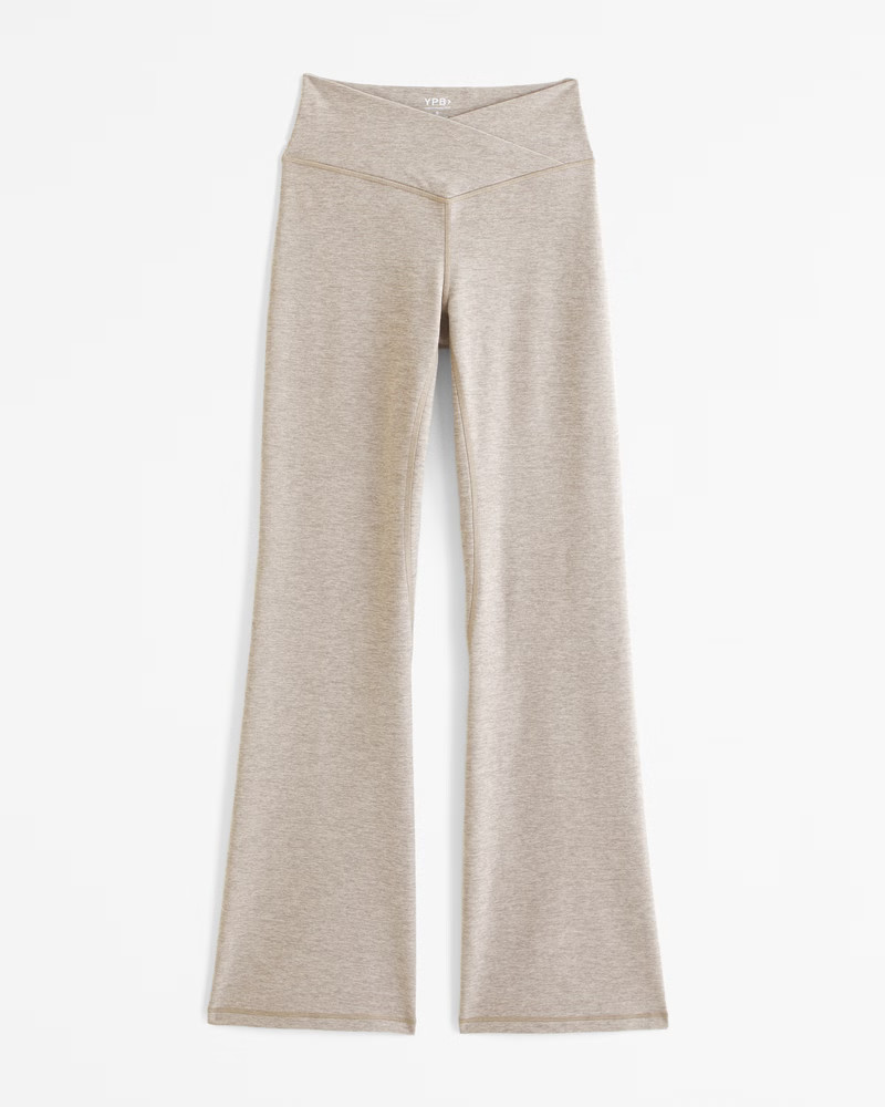 YPB everydaySOFT Curve Love Flare Legging | Abercrombie & Fitch (US)