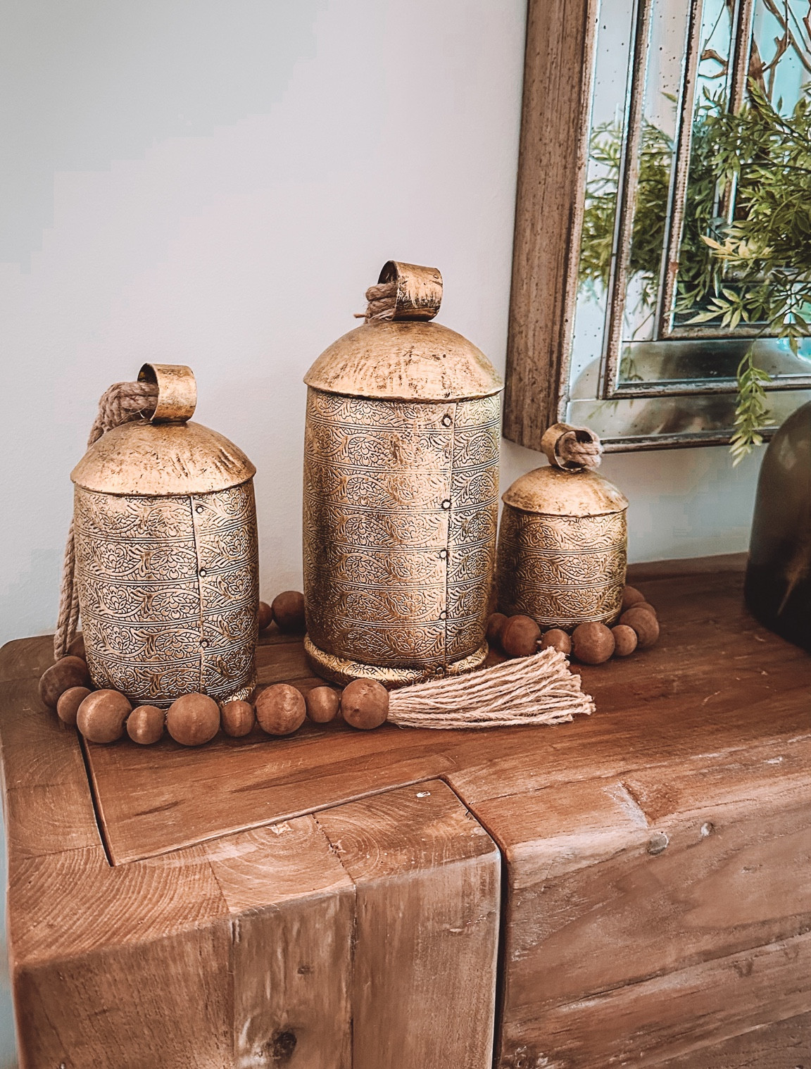 The perfect metal bell set! Great size and quality! ❤️

#bells #christmasbells #entrywaytable #entrywayconsole #consoletable #homedecor #decor

#LTKhome #LTKHoliday