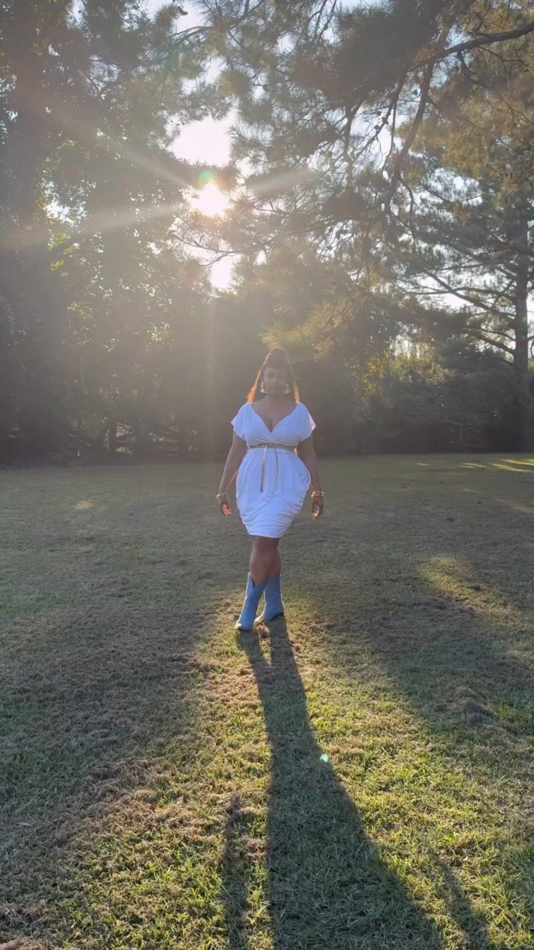 Grateful for sunshine, for breath, for the simple reminder that the sun will rise again. ☀️
Every new day is another chance to heal, to grow, to chase joy, to begin again.
If you’re reading this, take a moment to feel the warmth on your face and remember: you’re still here, and that’s a blessing. 

Comment “gimme” for 🔗 DM

📍 @drftfarm 
🎥 @gawdsvision