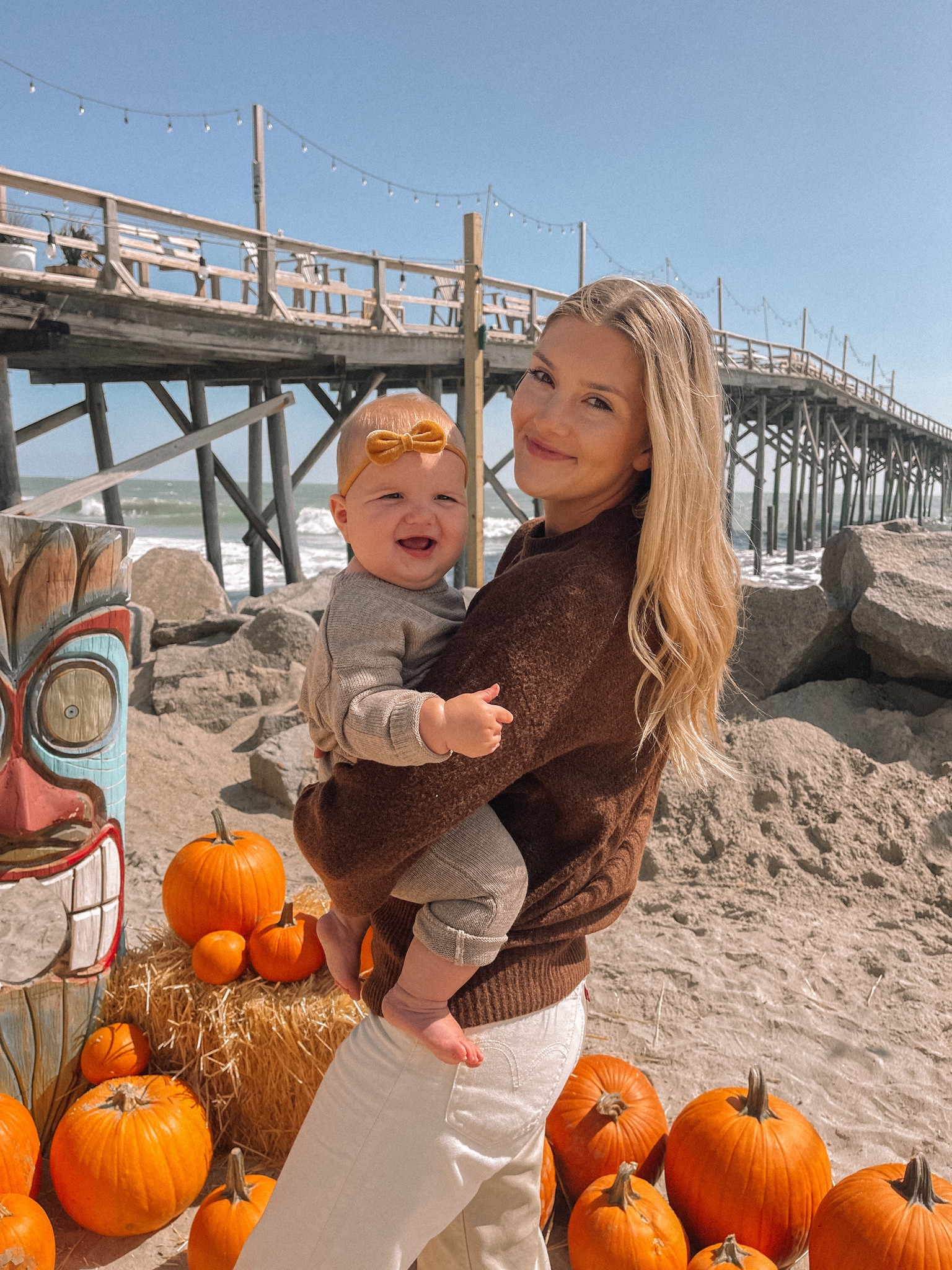 I found this beautiful brown sweater and paired it with my two toned straight jeans (sweater is slightlyyyy oversized so I picked up an XS, jeans are tts)
Babygirl’s two piece outfit is from Walmart 😍 (tts)

Fall beach outfit photoshoot pumpkin patch beach fall activities oversized sweater

#LTKbaby #LTKstyletip #LTKHoliday