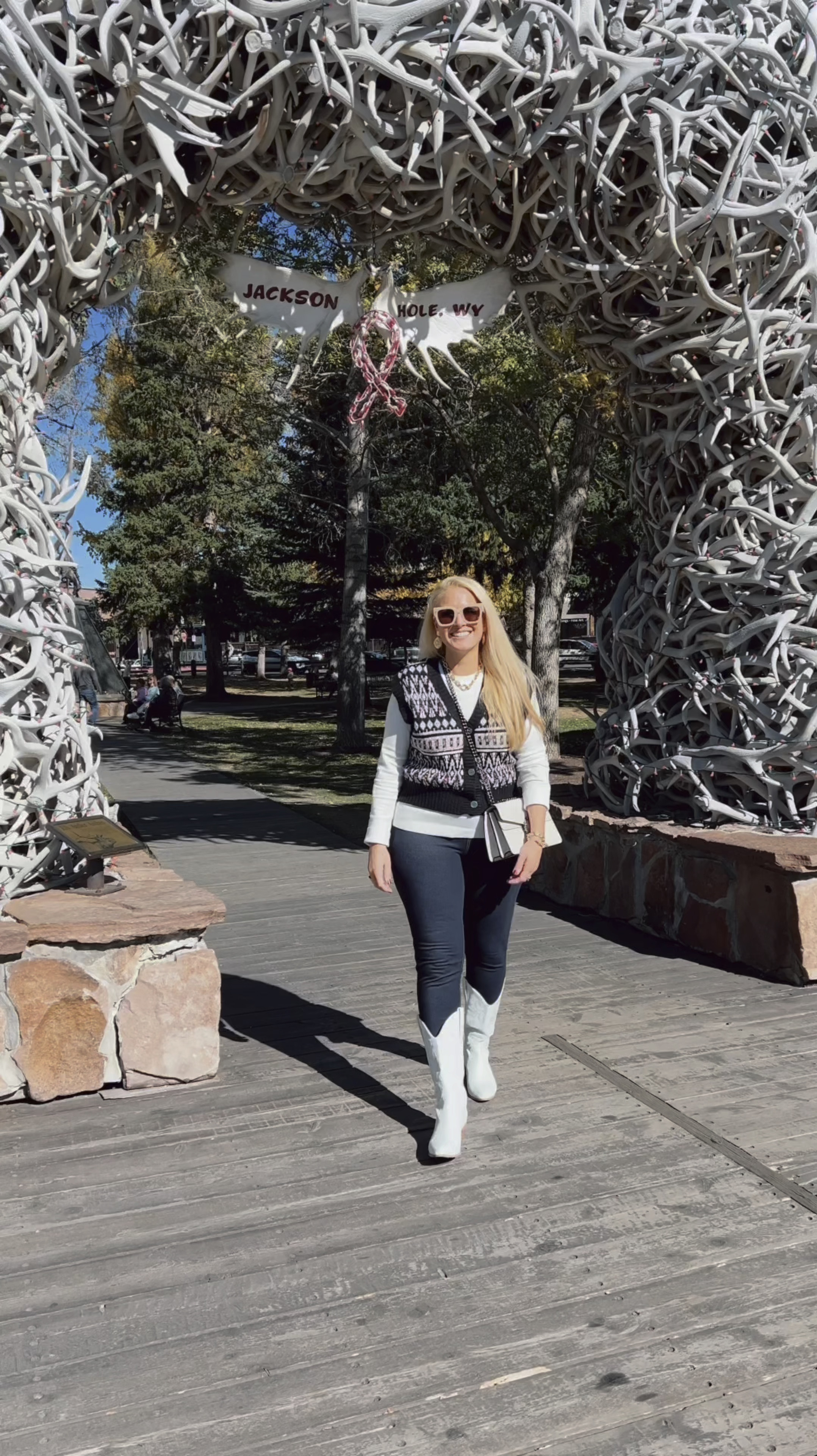 🍂FALL OUTFIT: Had a blast walking around Jackson Hole, Wyoming.

🍁I think fall is starting to become my favorite season. I crave the cool crisp air. Loved all the colorful leaves too!

👖OUTFIT: @amazonfashion
💎JEWELRY: @elizabethcolejewelry

#fallvaction #travelblogger #fashionblogger #jacksonhole #jacksonholewyoming #tlpicks #travelgrams #wyominglife #explorewyoming #thatswy #jacksonwy #amazon #amazonfinds #amazonfashion #amazonfashionfinds #founditonamazon #amazonhaul #amazonfavorites #street2beachstyle #rewardstylebloggers #affordablefashion #fallfashion #falloutfit #travel #elizabethcole #elizabethcolejewelry





#LTKFindsUnder100 #LTKFindsUnder50 #LTKTravel