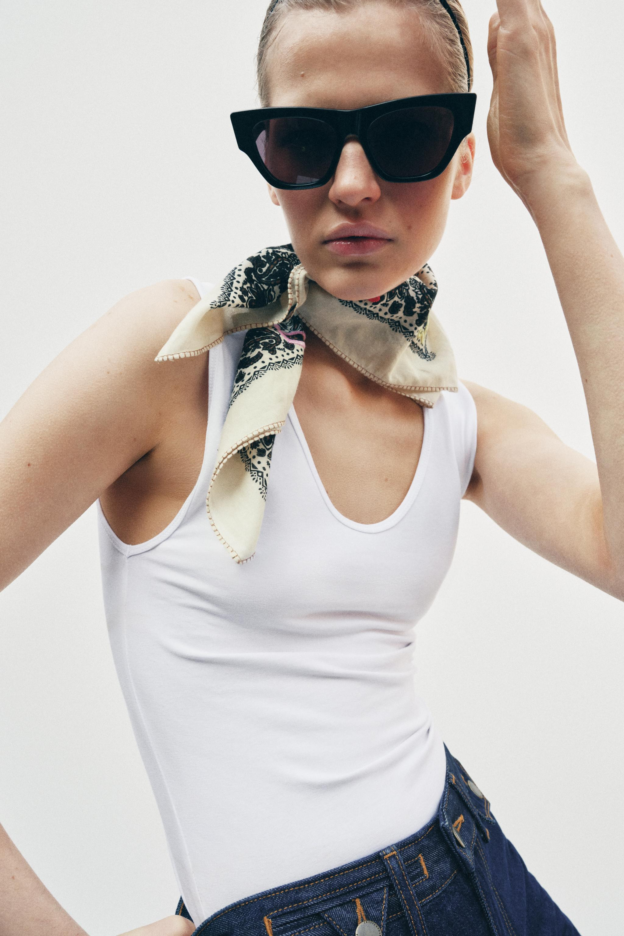 EMBROIDERED PRINTED SCARF | Zara US