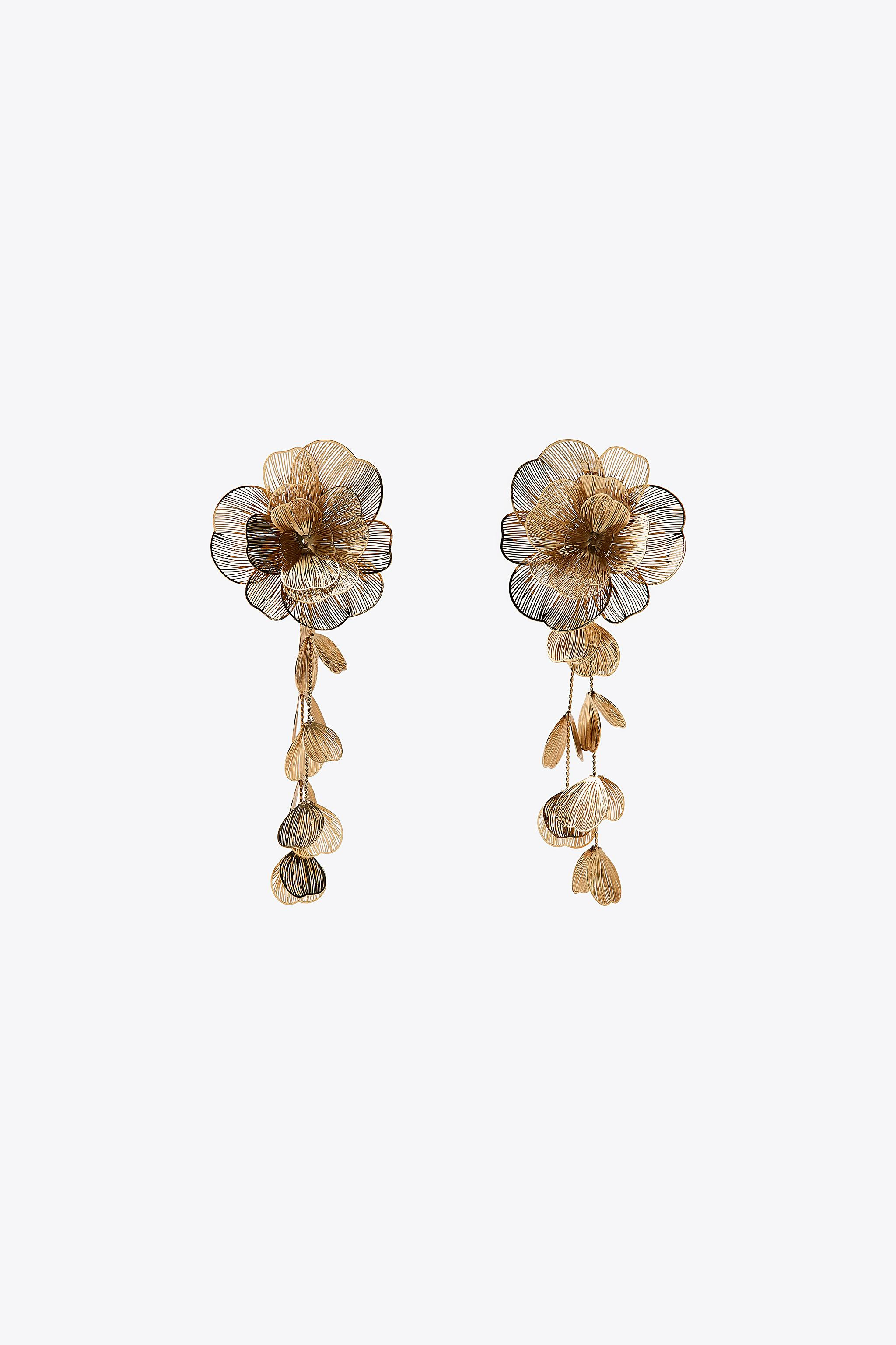 RAISED FLOWER EARRINGS | Zara US