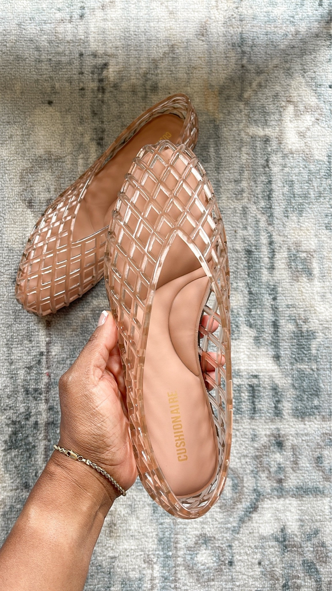 Sooo comfy! I would size down 1/2 in these

#LTKgrwm #LTKootd #LTKOver40