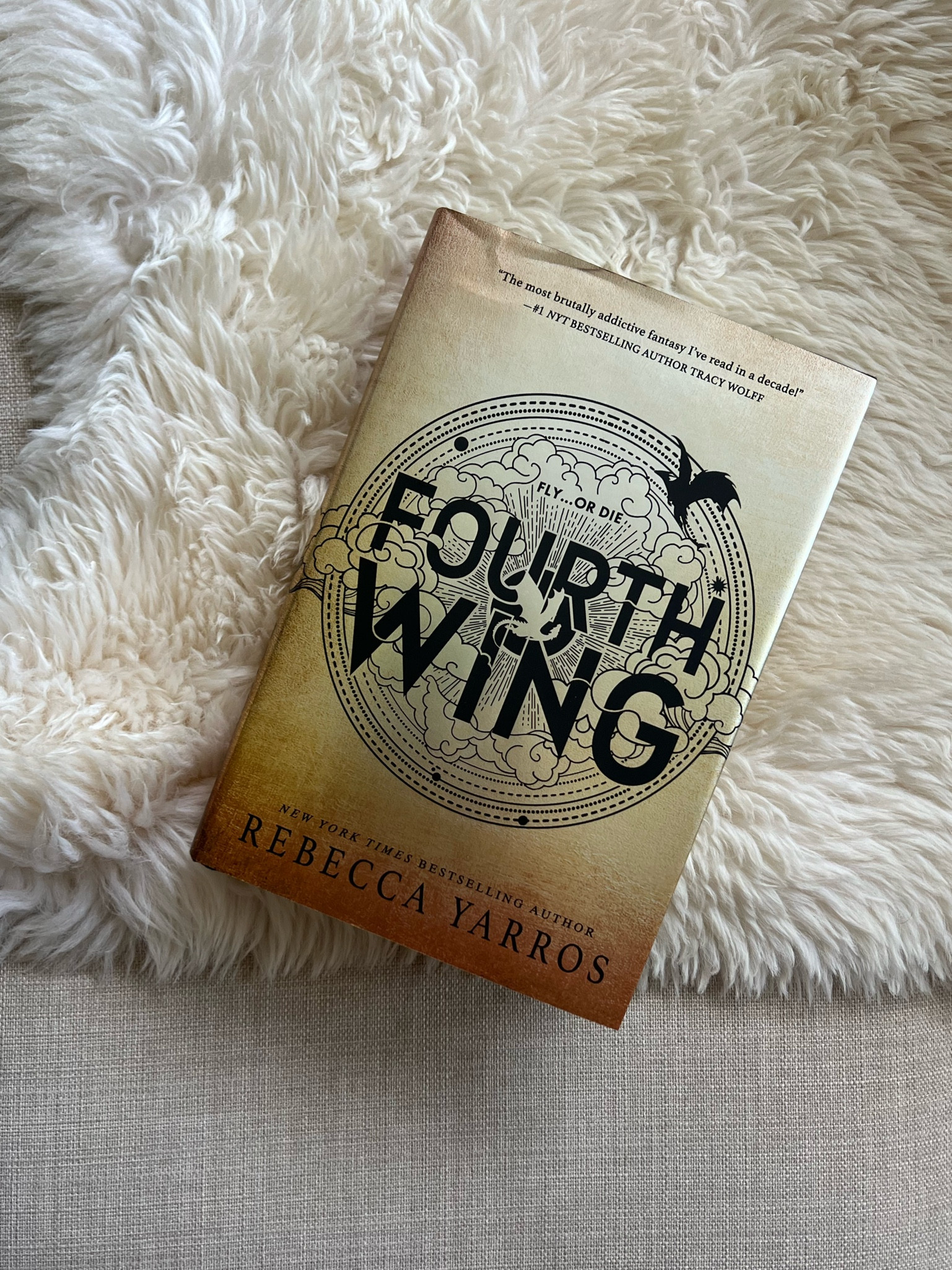 ⭐️⭐️⭐️⭐️⭐️

Omg. Omg. I loved this book. It’s so well written, descriptive, great plot and twists, the characters 🥵. Is it fantasy? Yes. Is it romance? Yep. Is it 500 pages? You betcha. Did I read it in 5 days and can’t stop thinking about it. Yes!

On to Iron Flame!