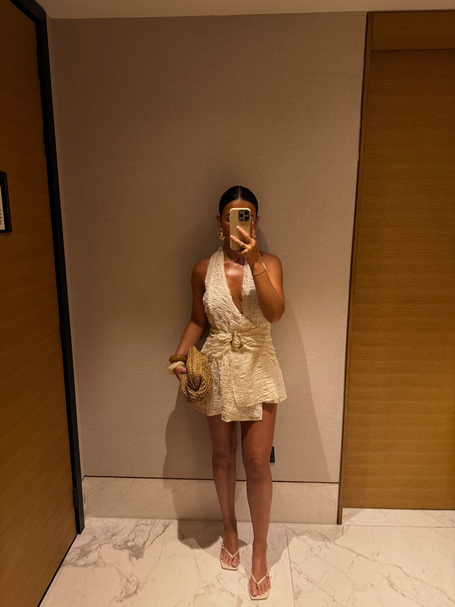 OOTN 🤍

I’m wearing a size 8 in the dress

Holiday Outfits, holiday dress, summer dress, cream dress, halterneck dress, PLT, pretty little thing

#LTKdresses #LTKsummer #LTKuk