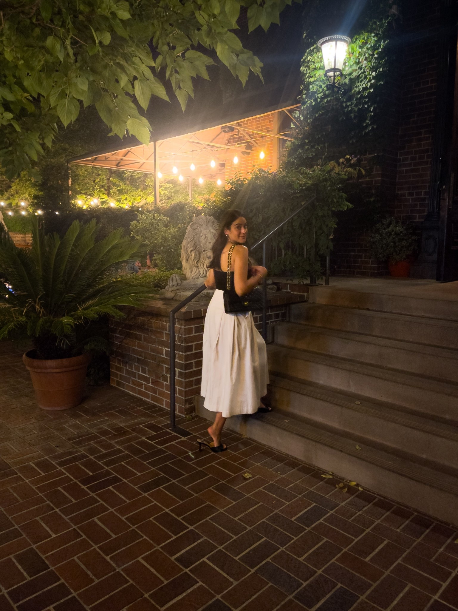 White Poplin Midi Skirt Outfit

black summer top
kitten heels outfit
chic summer outfit
capsule wardrobe look
elevated everyday style
minimalist fashion
summer outfit idea 2025
classic black and white outfit
timeless feminine look

#LTKFindsUnder50 #LTKStyleTip #LTKxVICI