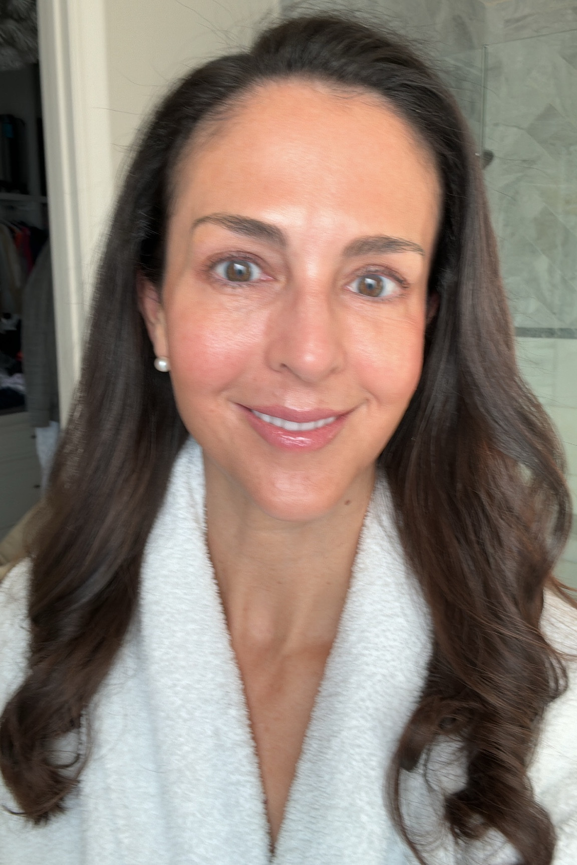 My 5-minute makeup routine.

Tinted moisturizer: Shade 6
Blush shade: Flushed
Eyebrow pencil: Taupe
Eye shadow sticks: Amber Glow and  Golden Hour
Juicy lip: Rose

#LTKover40 #LTKbeauty #LTKfindsunder50