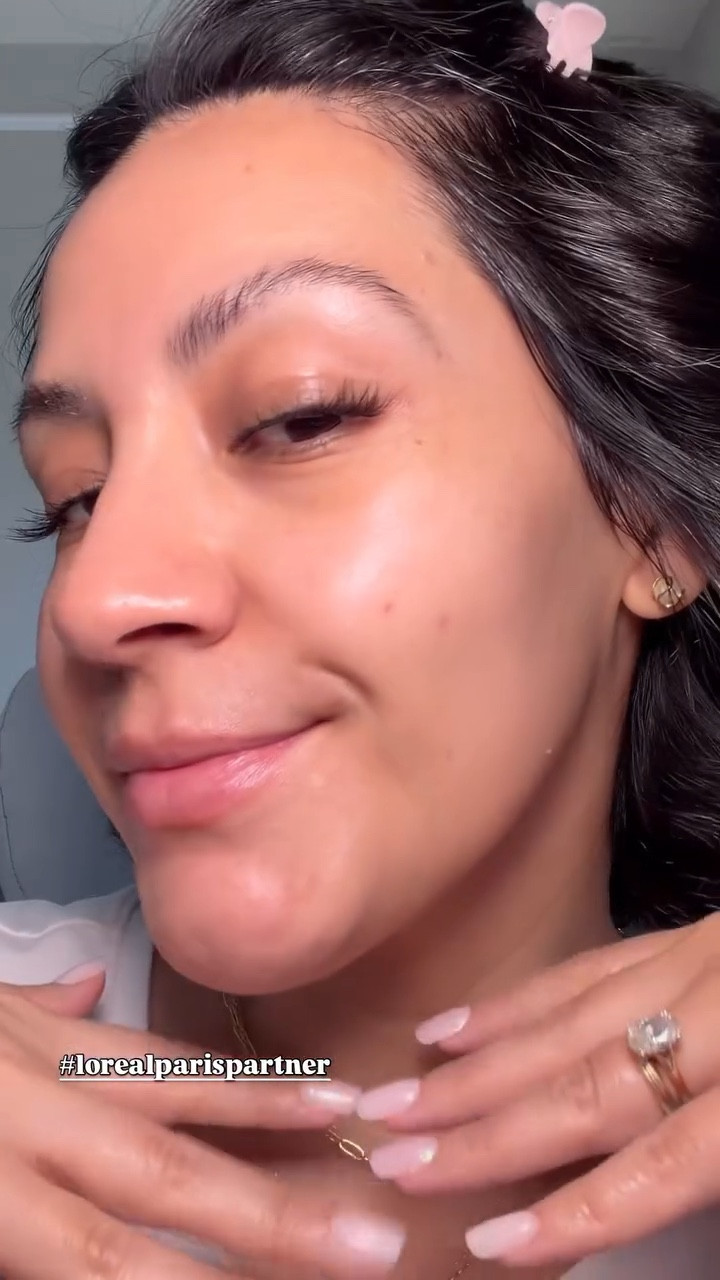 #LOrealParisPartner
This is my go-to for a natural, healthy glow ✨
The L’Oréal True Match Lumi Glotion gives my skin instant radiance while keeping it hydrated and smooth — no heavy makeup, no glitter, just glow. I love wearing it on bare skin or under foundation for that lit-from-within finish.

This is my Lumi Glotion glow 🤍

#LOrealistar #MyGlotionGlow #lumiglow #gifted 

@lorealparis

#LTKselfcare #LTKBeauty #LTKgrwm