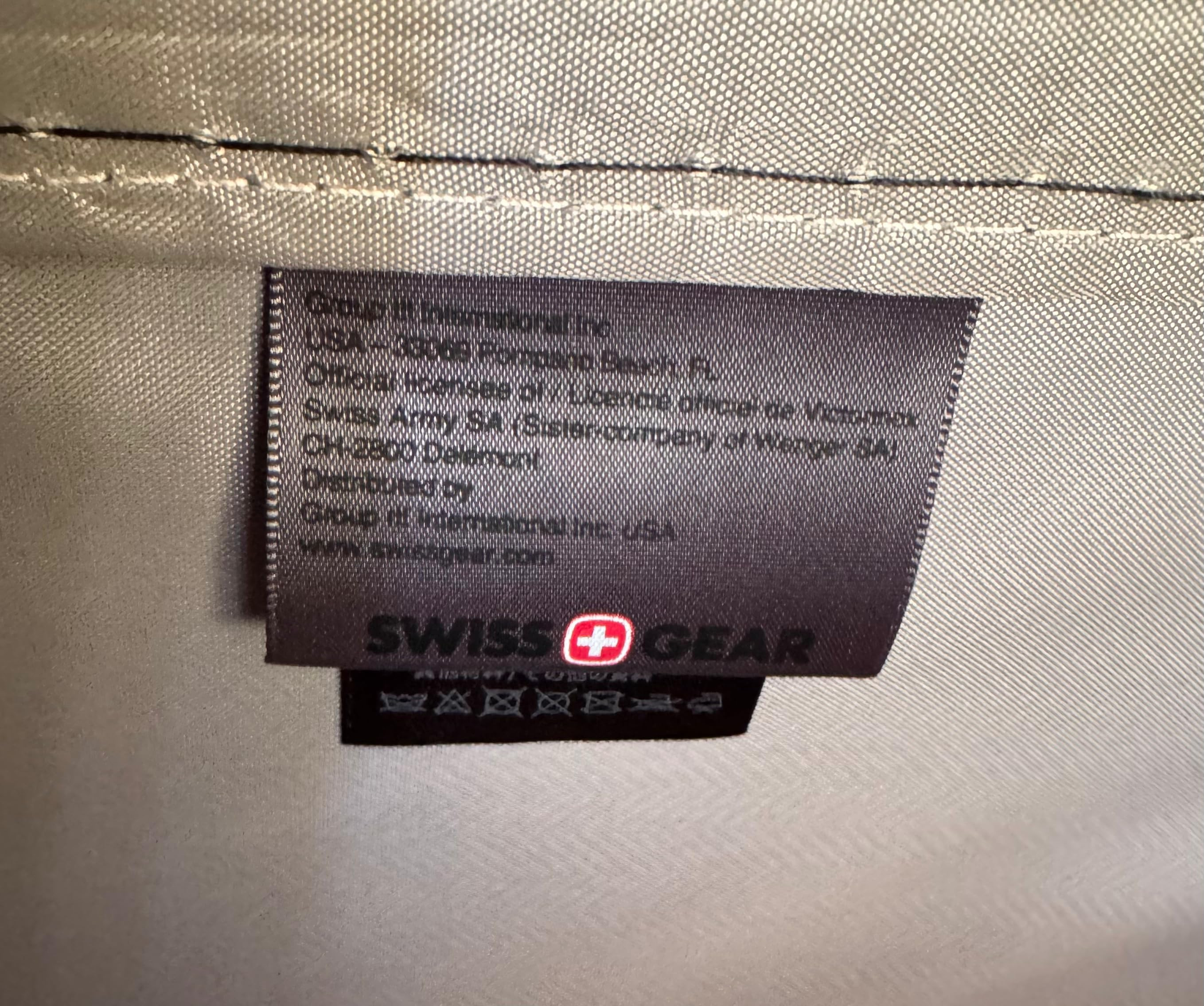 SwissGear 7739 Hardside Luggage Trunk with Spinner Wheels, White, 2-Piece Set (19/26) | Amazon (US)